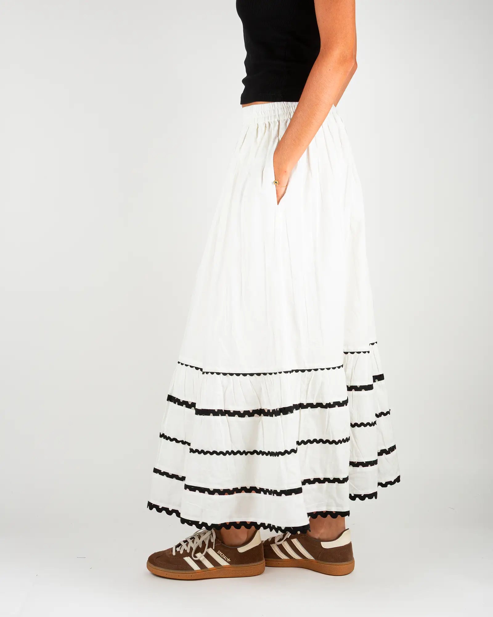 Jupe longue femme fluide Blanc cassé, vue de profil – Bokabas