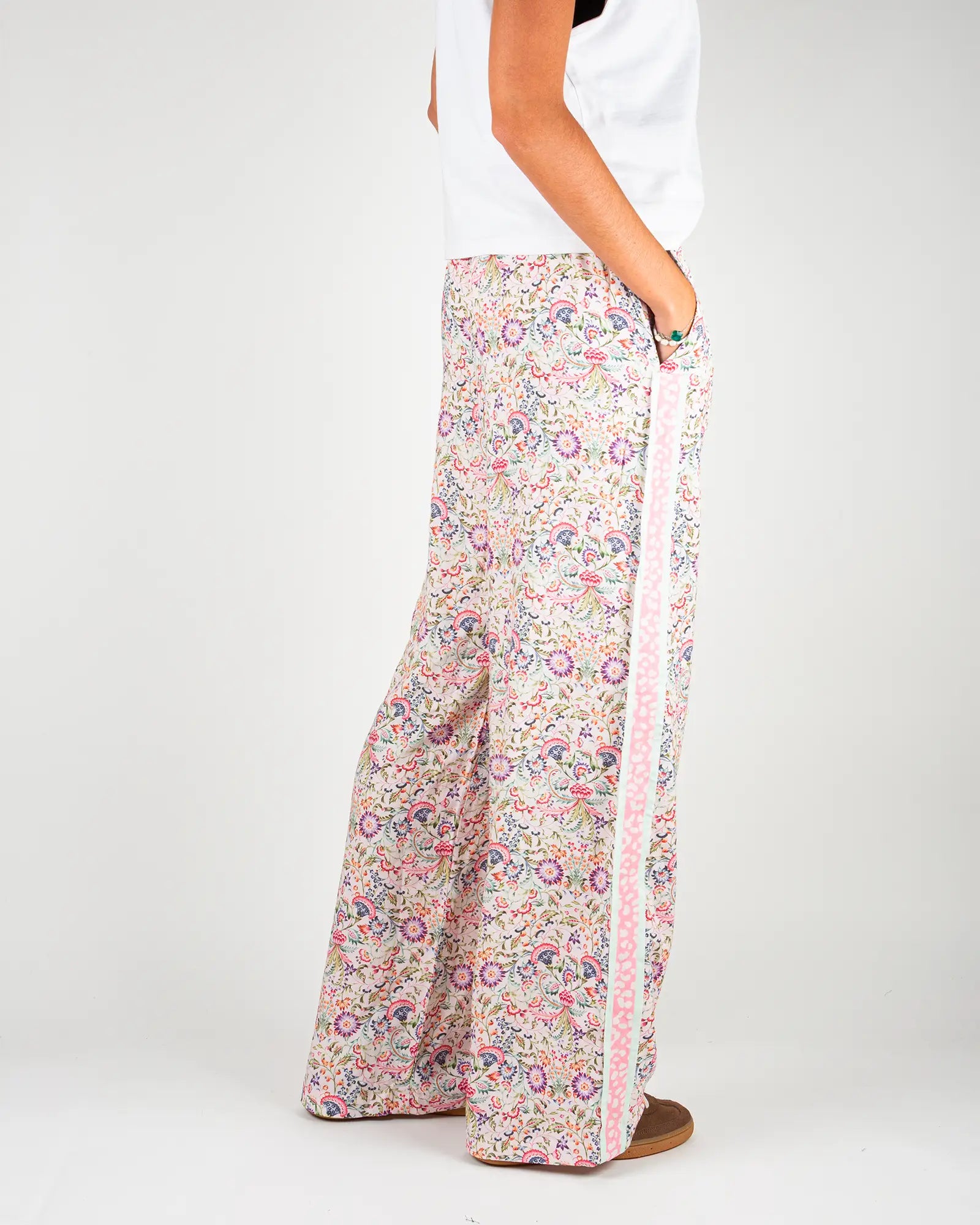 Pantalon fluide femme imprimé Febre, vue de profil – Bokabas