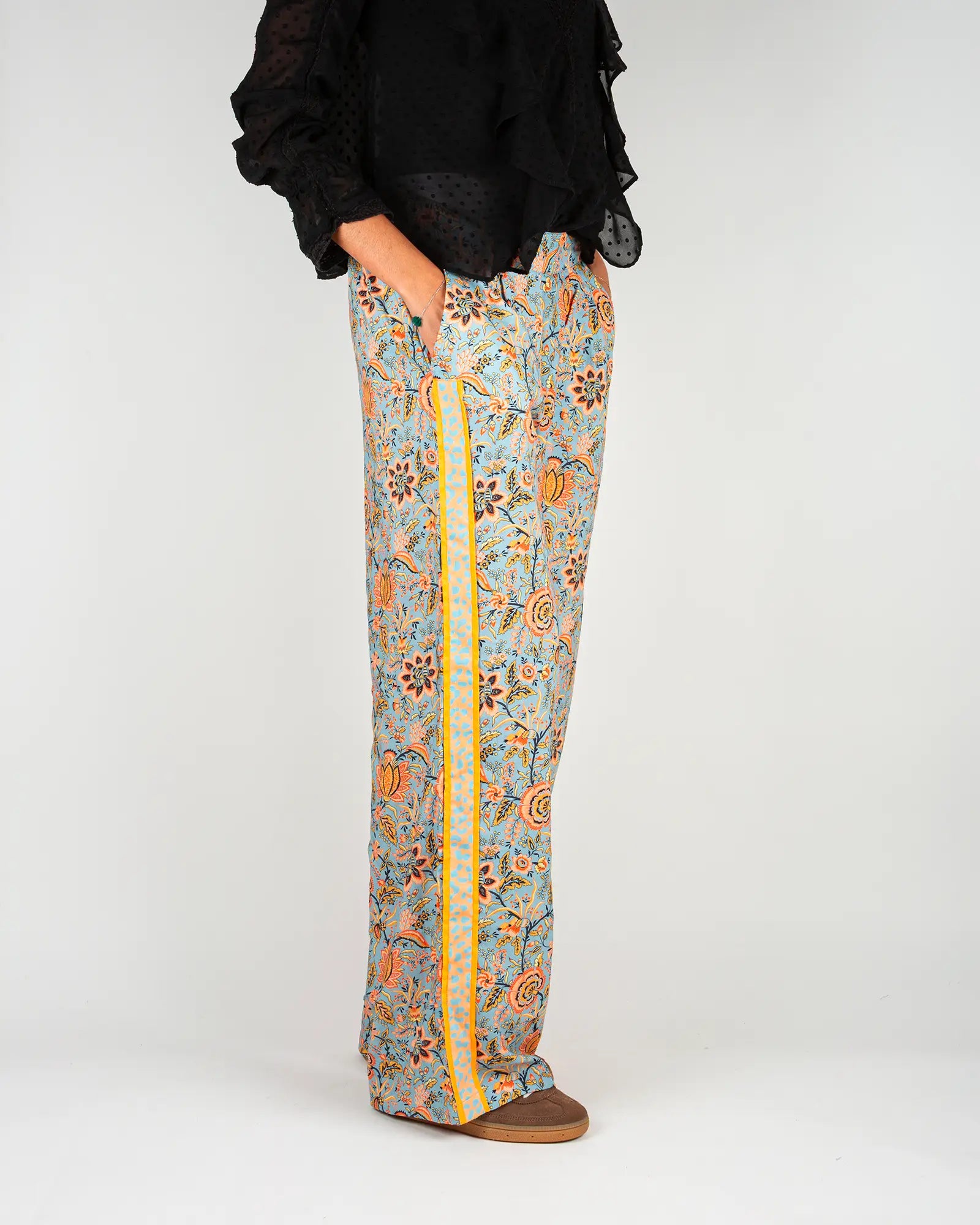 Pantalon fluide femme imprimé Lolem, vue de trois-quarts – Bokabas