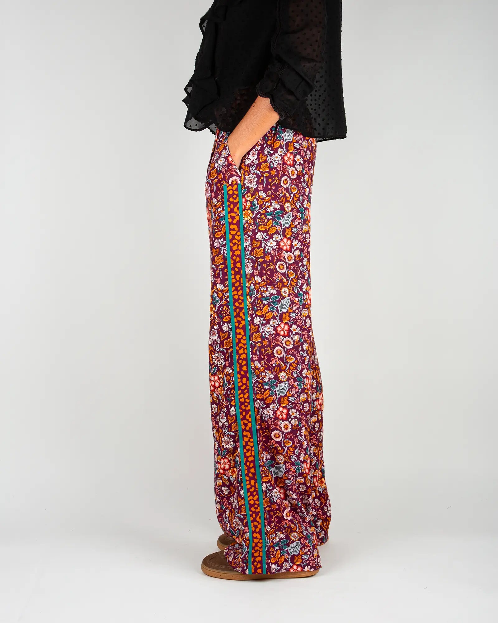 Pantalon fluide femme imprimé Morris, vue de profil – Bokabas