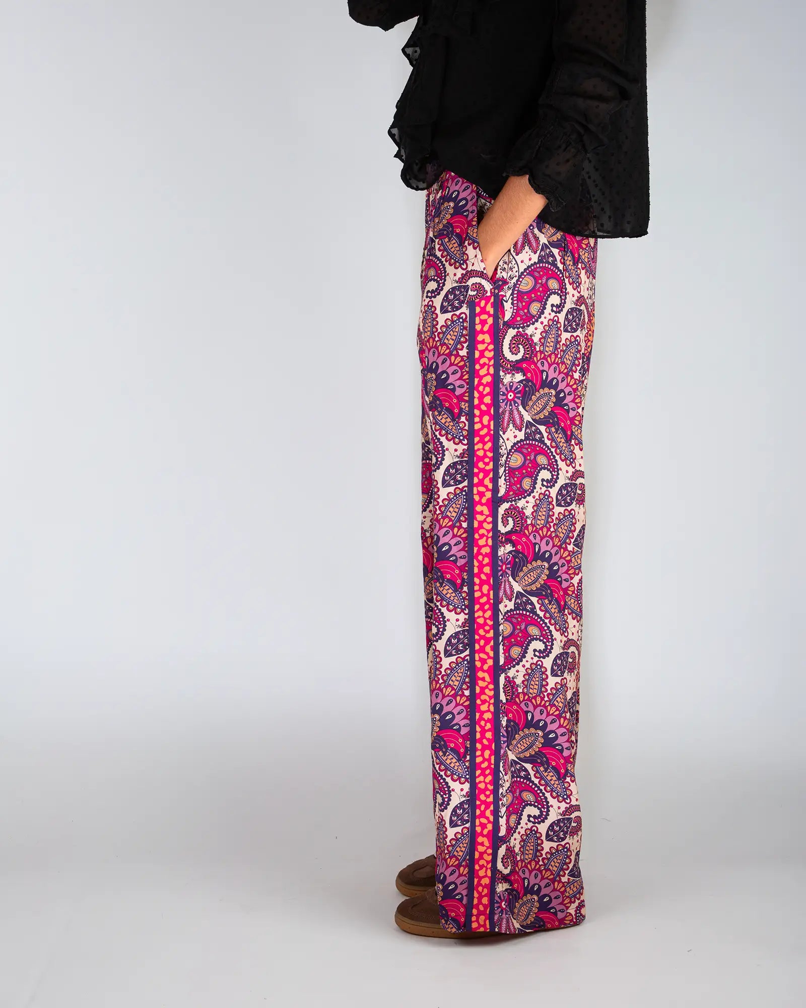 Pantalon fluide femme imprimé Pow, vue de profil – Bokabas
