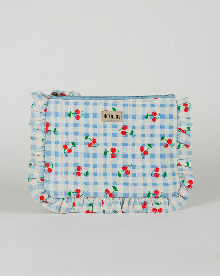 Pochette matelassée à froufrous Cerise, vue de face – Bokabas