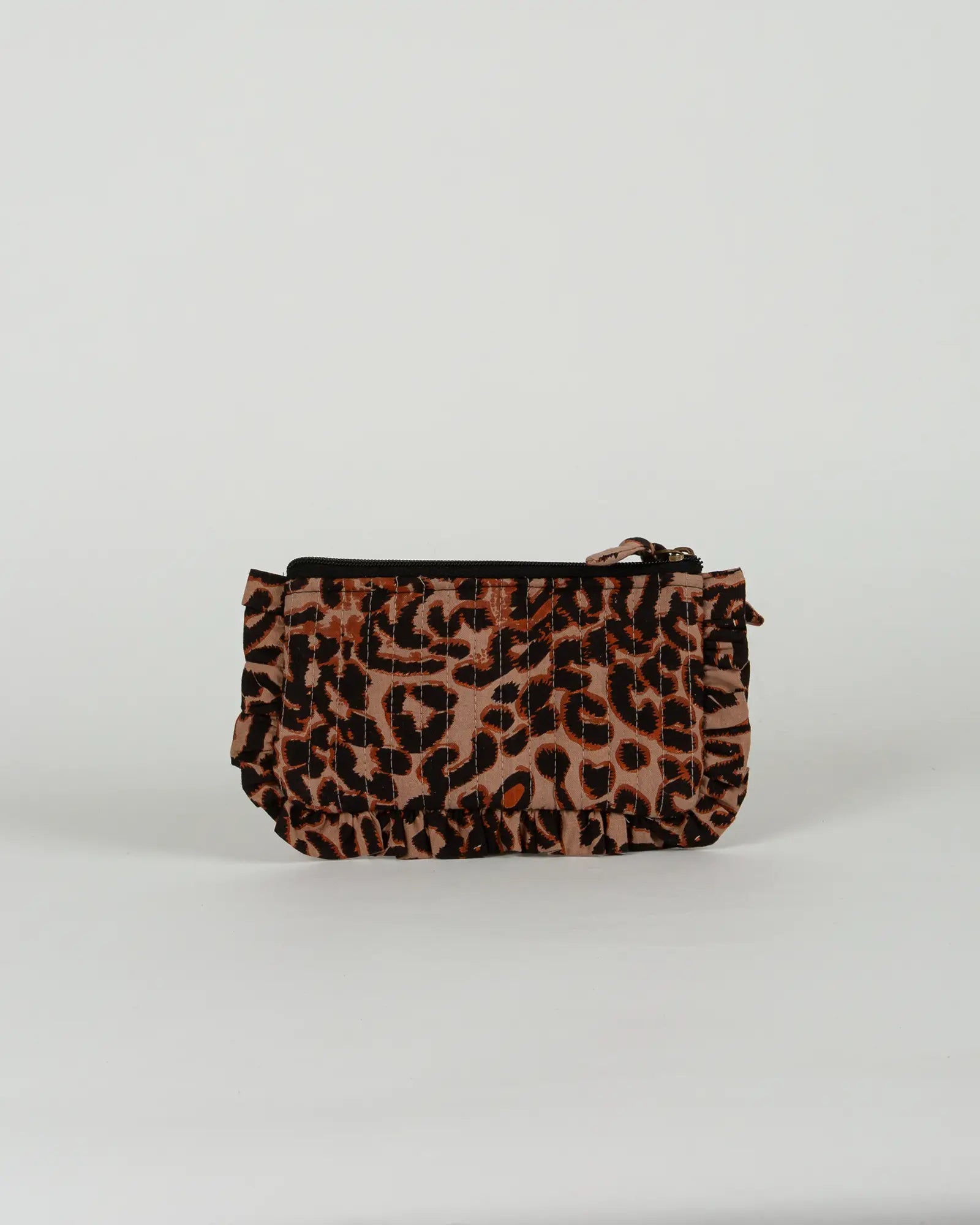 Pochette matelassée à froufrous Léopard, vue de dos – Bokabas