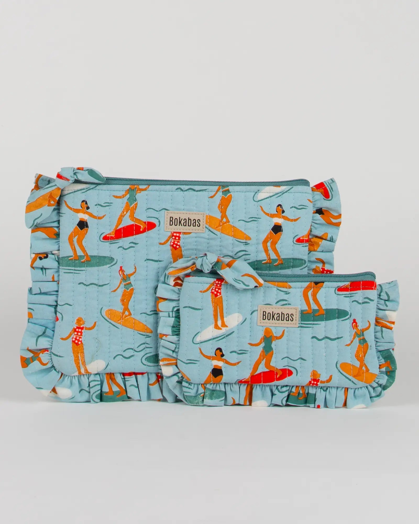 Pochette matelassée à froufrous Surf, vue de face – Bokabas