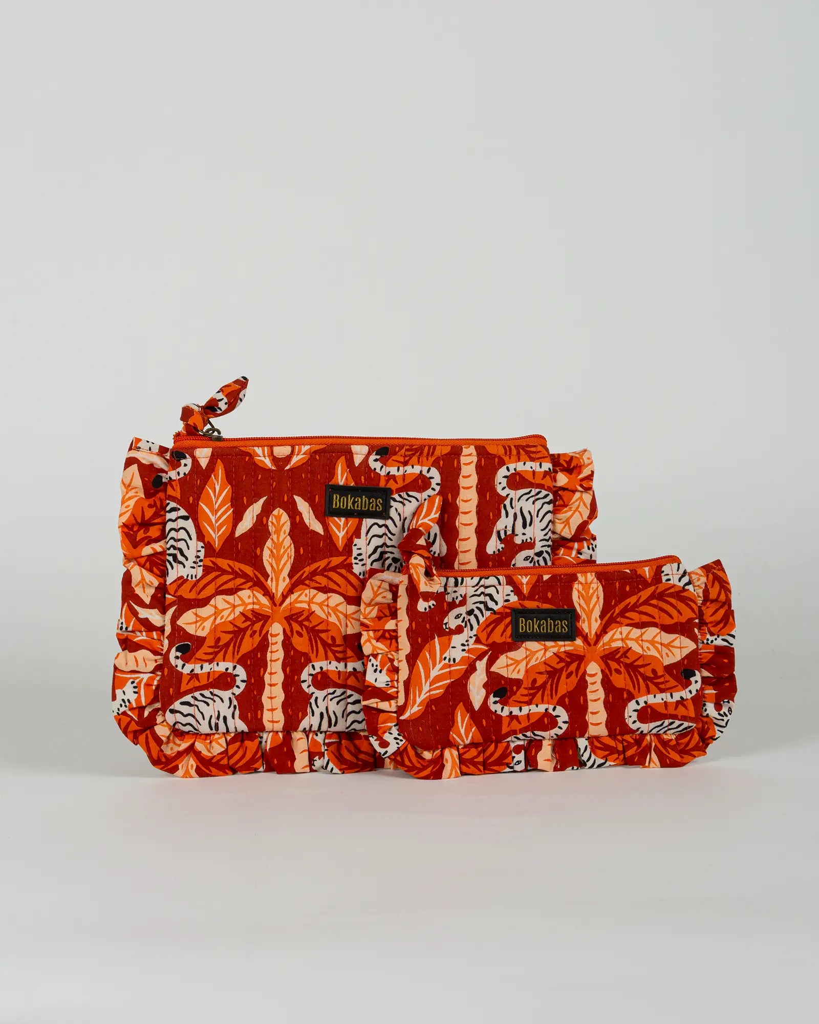 Pochette matelassée à froufrous Tropique, vue de face – Bokabas