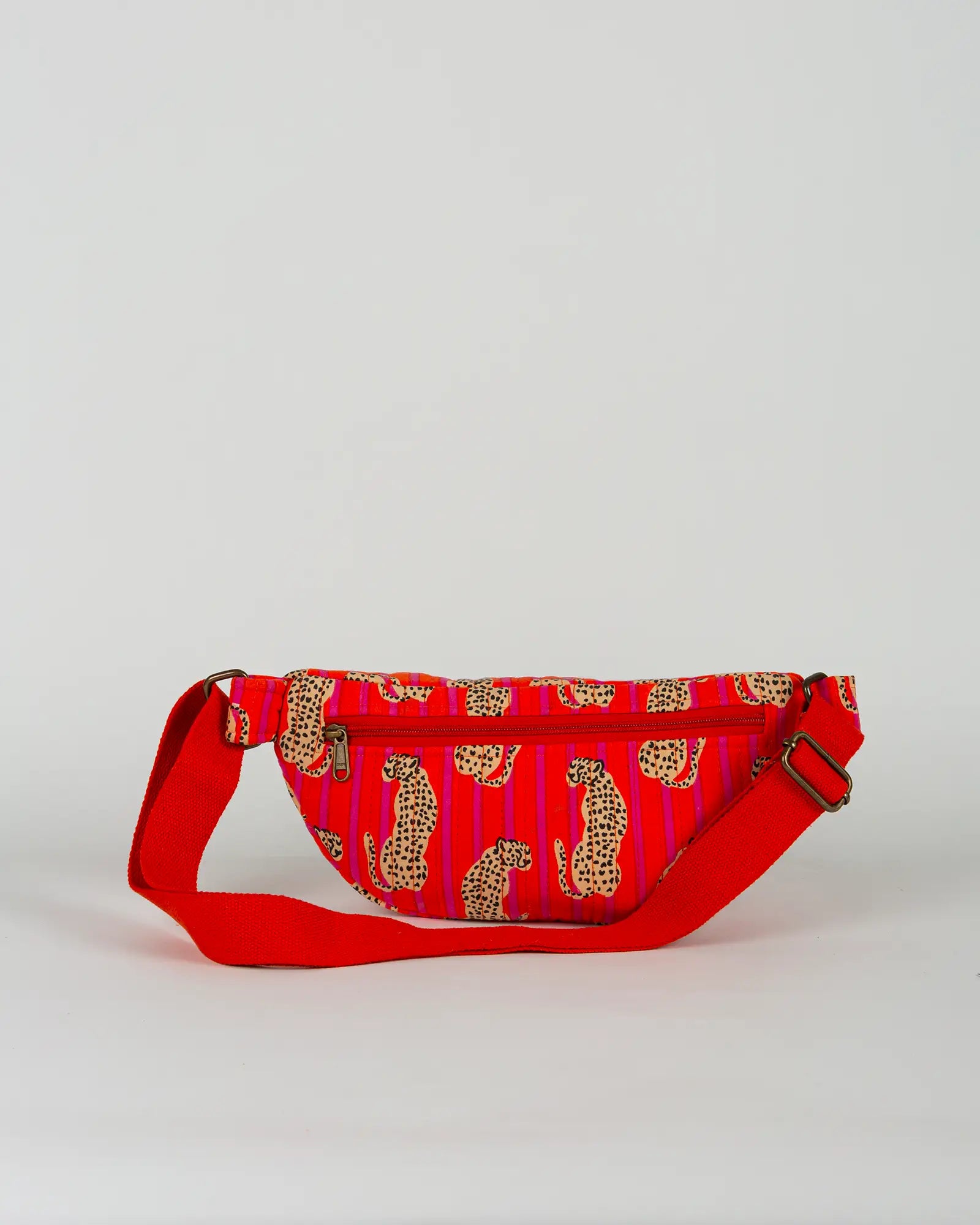 Sac banane matelassé Bokabas, imprimé Guépard rayé orange et rose, vue de dos