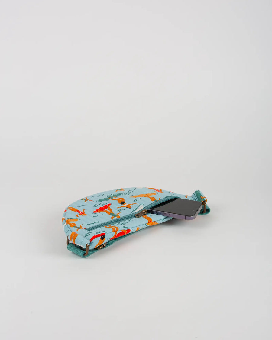 Sac banane matelassé Bokabas, imprimé Surf bleu, vue de dessus
