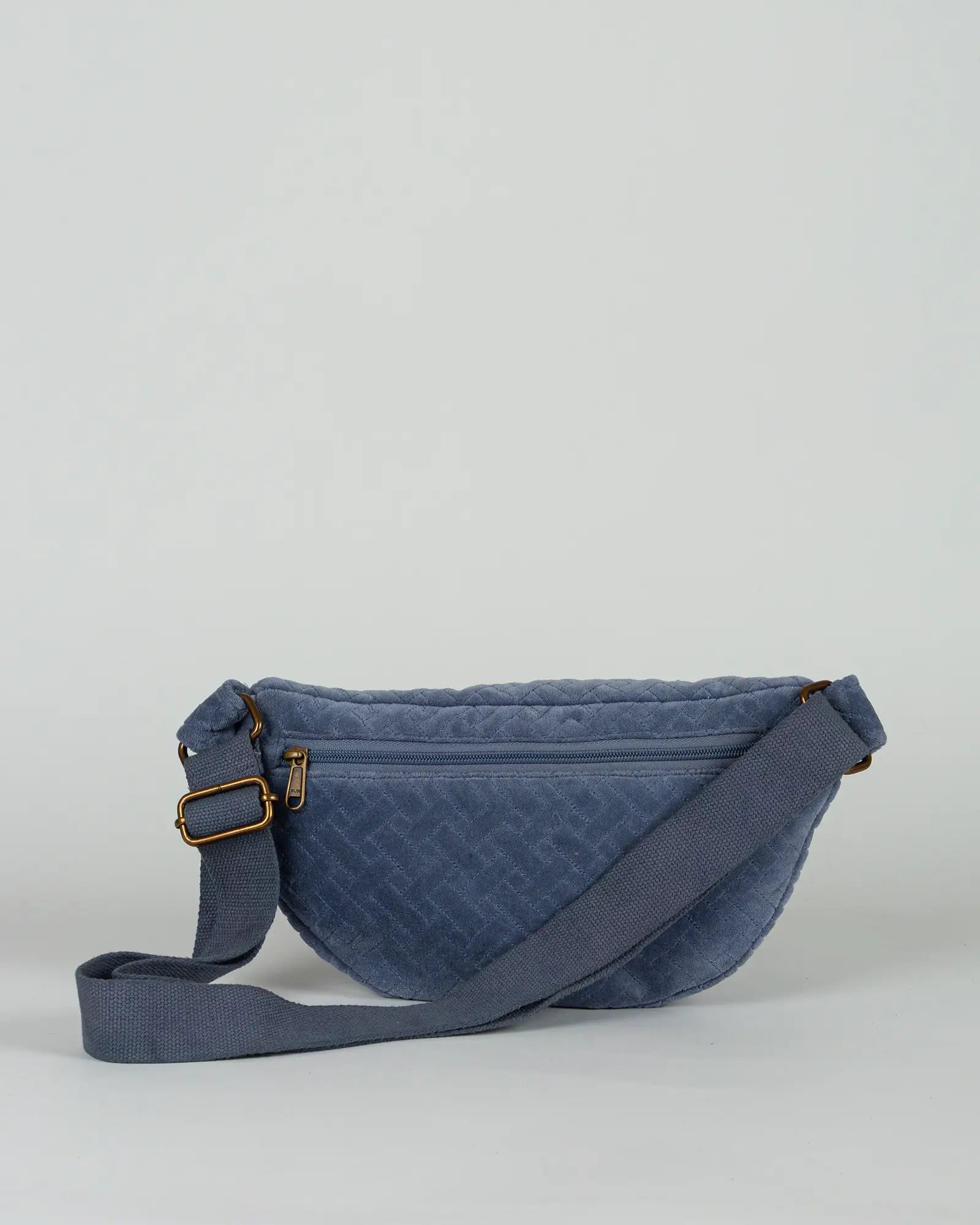 Sac banane velours côtelé Bokabas, bleu ciel, vue de dos