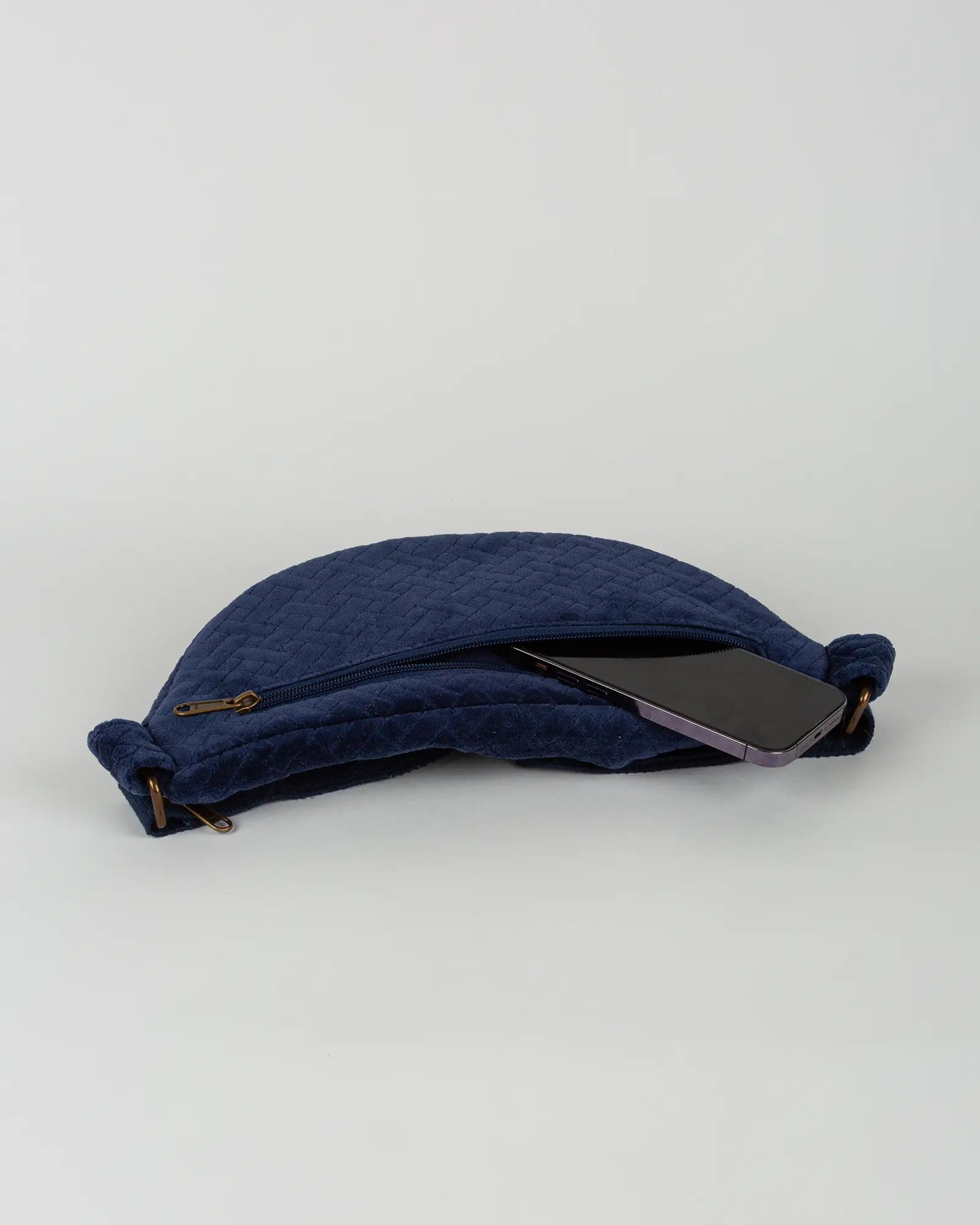 Sac banane velours côtelé Bokabas, bleu marine, vue de dessus