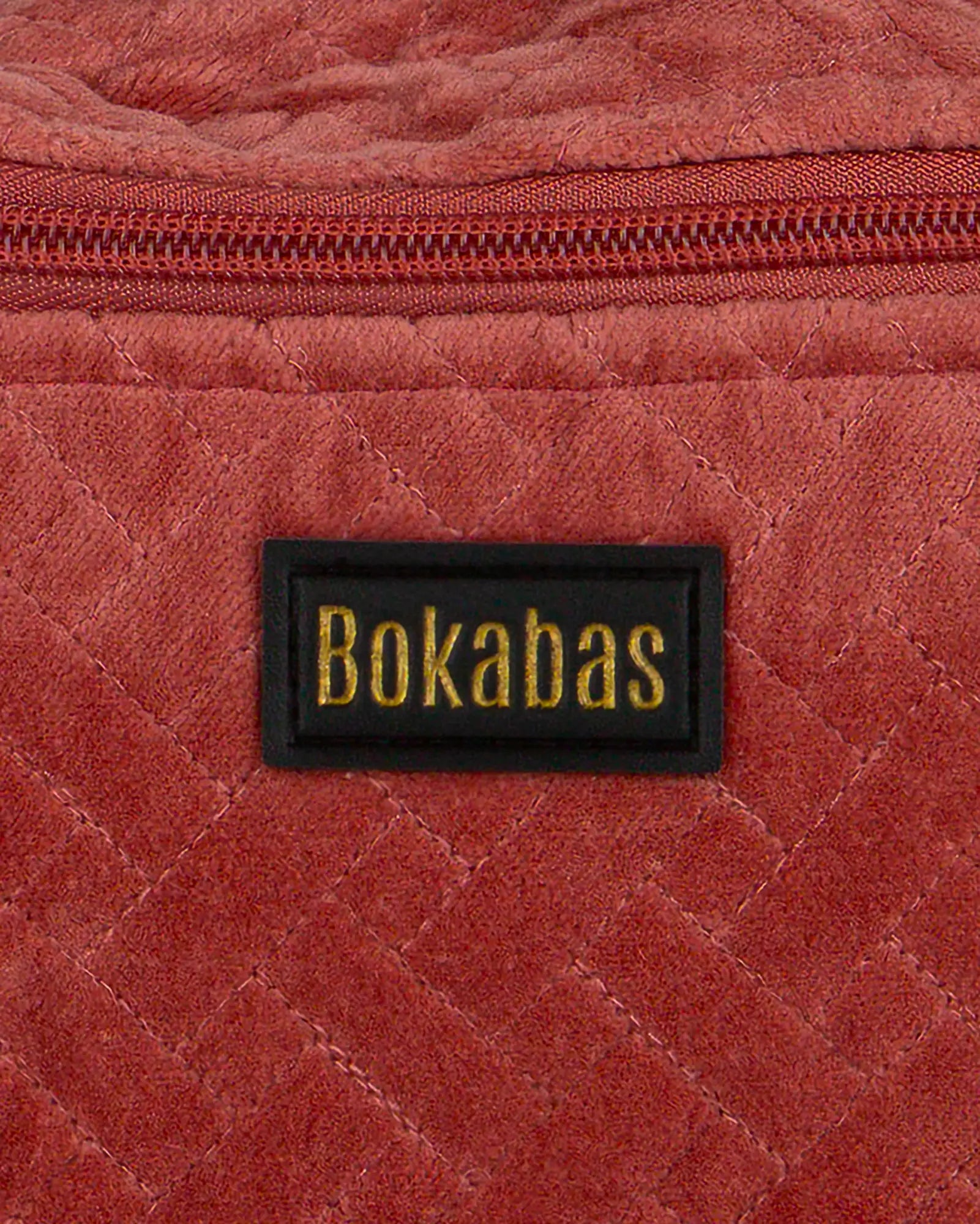 Sac banane velours côtelé Bokabas, rose framboise, zoom sur la matière