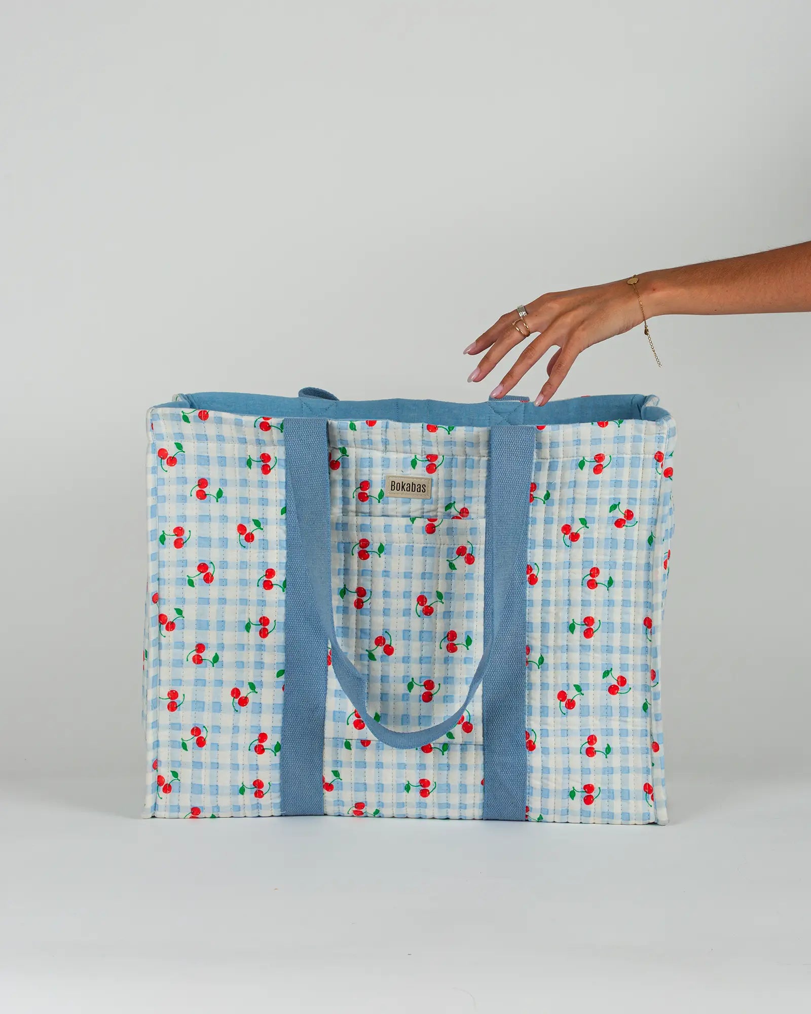 Sac cabas en tissu matelassé Bokabas, imprimé Cerise vichy bleu, vue de face
