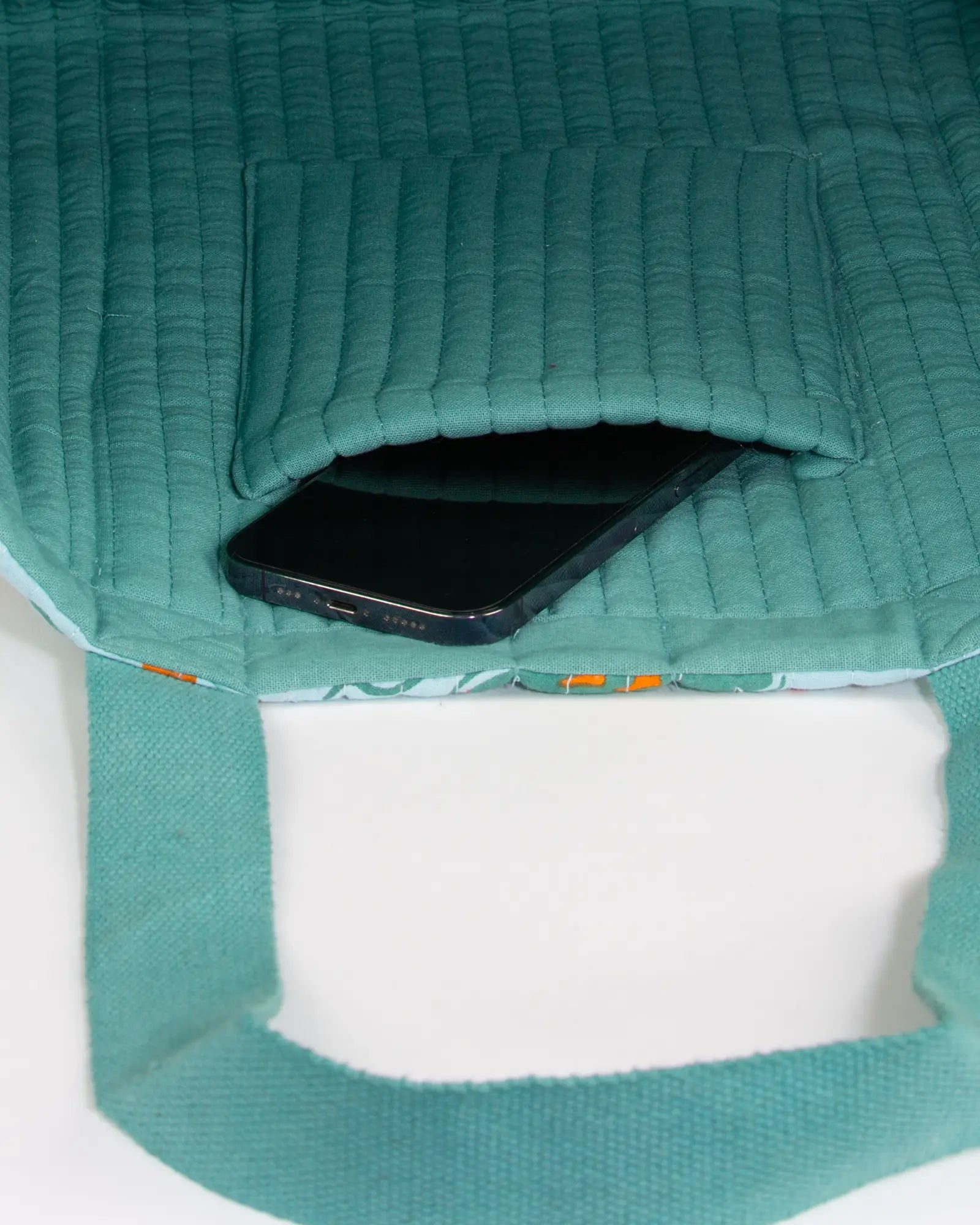 Sac cabas réversible en tissu matelassé Bokabas, imprimé Surf bleu, vue de l'intérieur