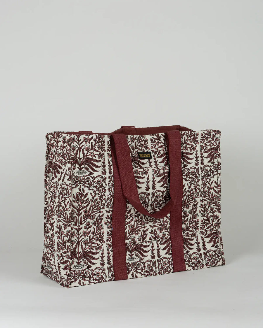 Sac cabas en tissu matelassé Bokabas, imprimé Vale fleuri marron et blanc, vue de trois-quarts