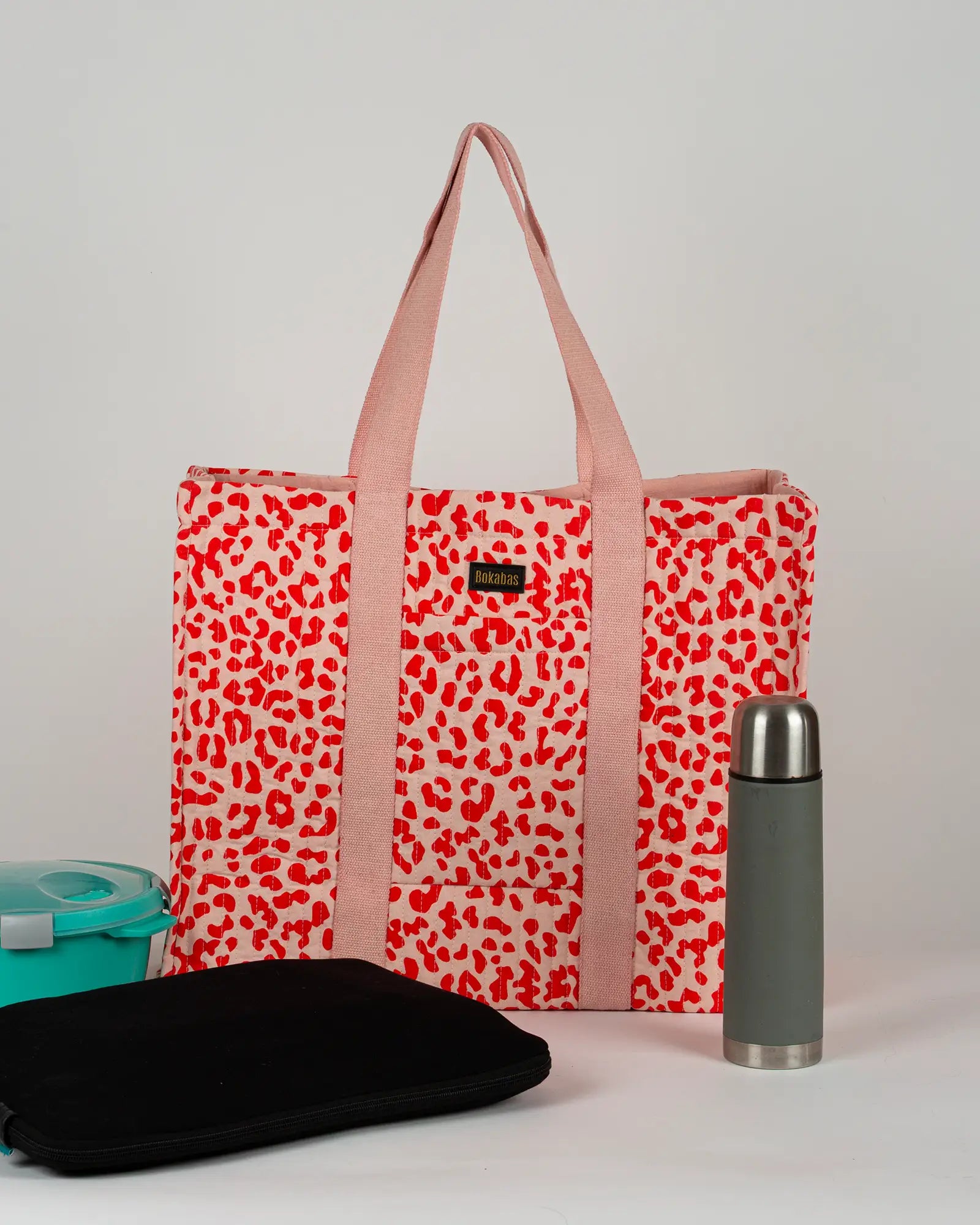 Sac cabas en tissu matelassé Bokabas, imprimé Valentine léopard rouge et rose, vue de face