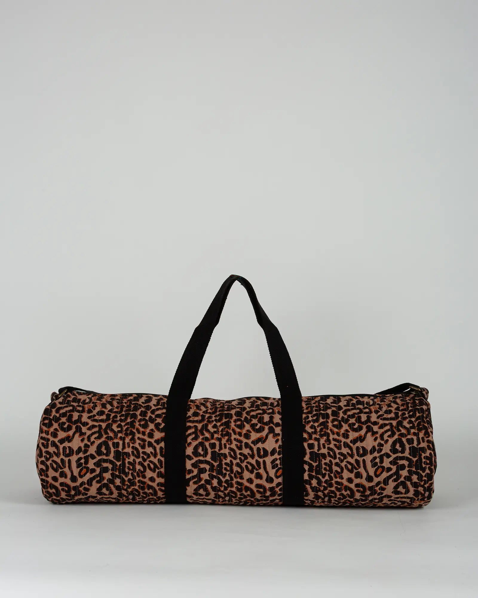 Sac de yoga en tissu matelassé Bokabas, imprimé léopard noir et marron, vue de dos