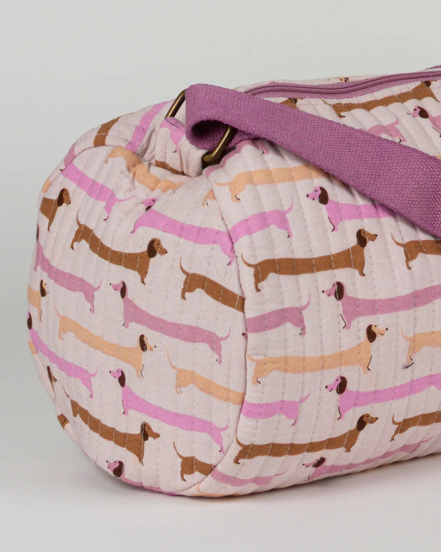 Sac de yoga en tissu matelassé Bokabas, imprimé Saucisse chien teckel rose et violet, zoom sur la matière