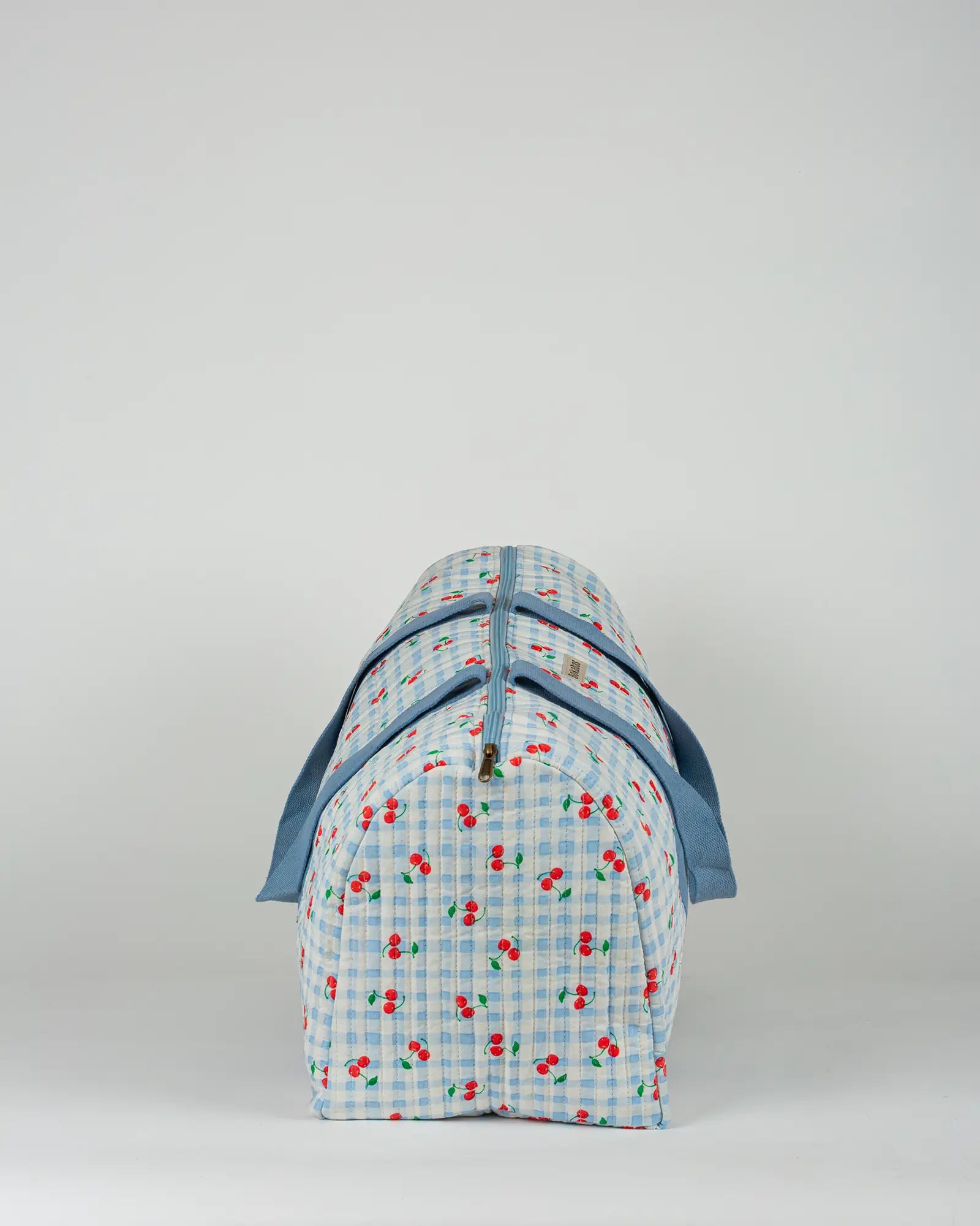 Sac week-end matelassé Bokabas, imprimé Cerise vichy bleu, vue de profil
