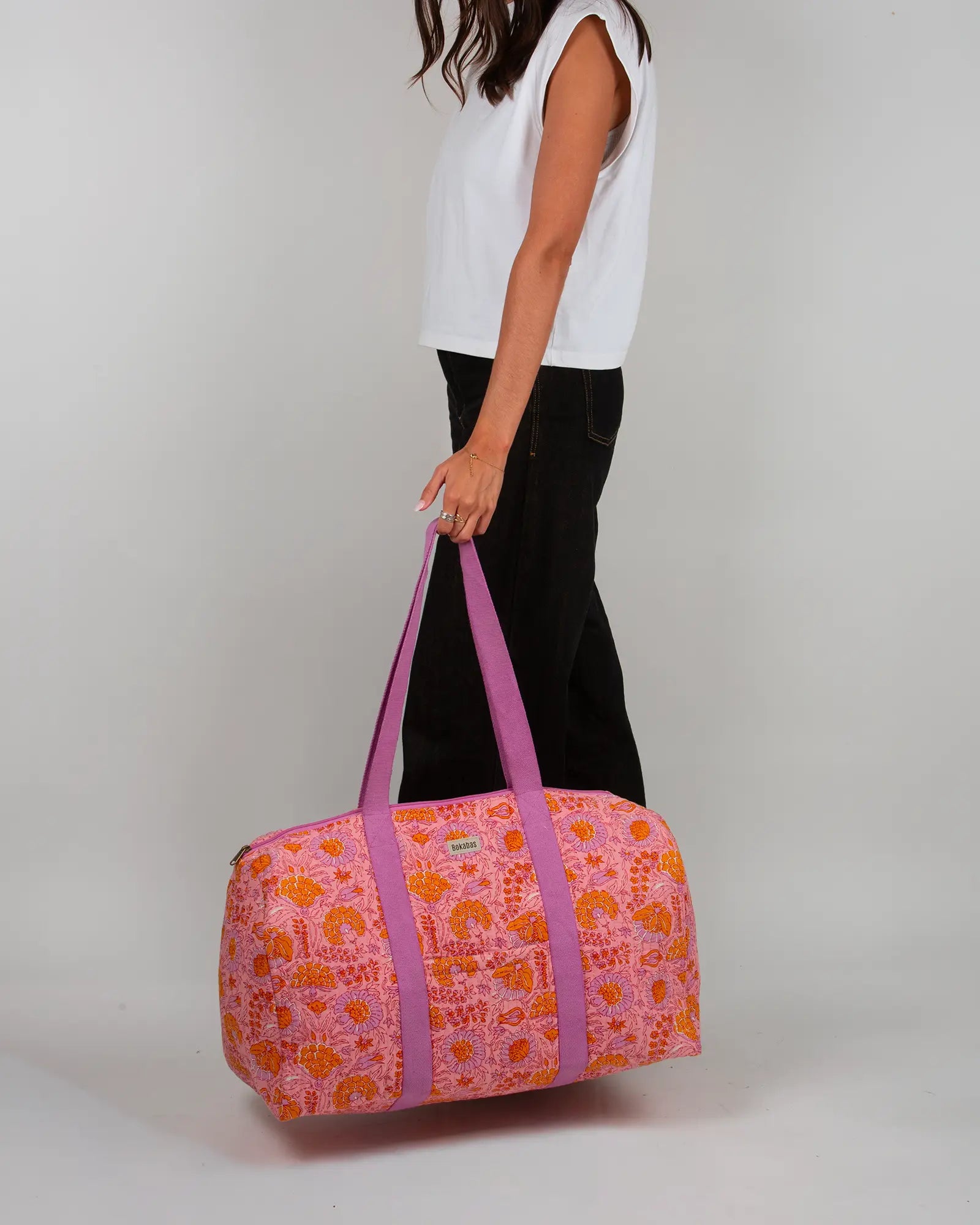 Sac week-end matelassé Bokabas, imprimé Marie rose fleuri, porté