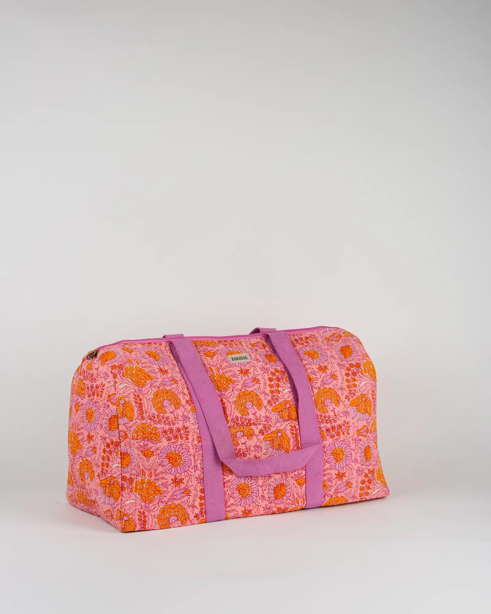 Sac week-end matelassé Bokabas, imprimé Marie rose fleuri, vue de trois-quarts