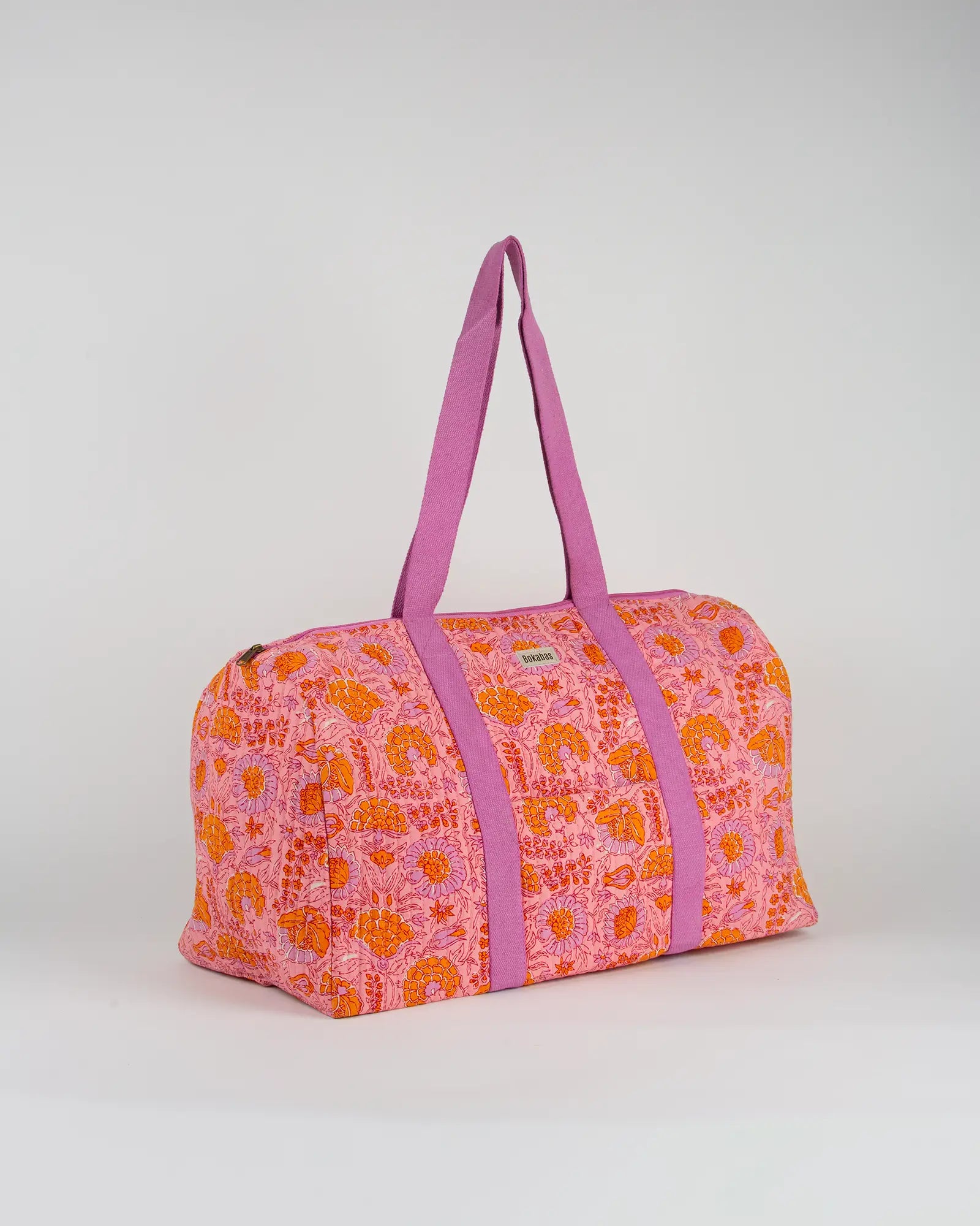 Sac week-end matelassé Bokabas, imprimé Marie rose fleuri, vue de trois-quarts
