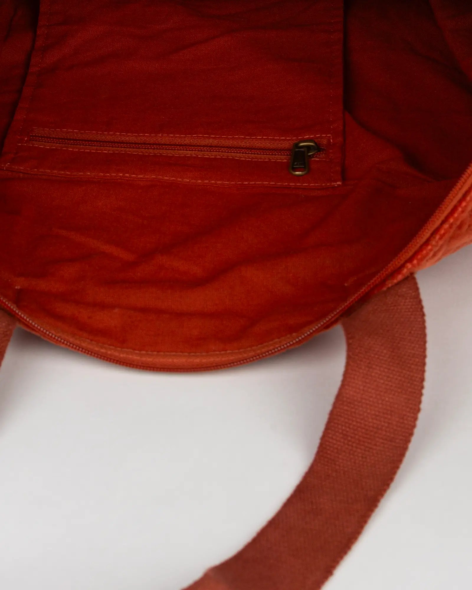 Sac week-end en velours côtelé Bokabas, terracotta, vue de l'intérieur