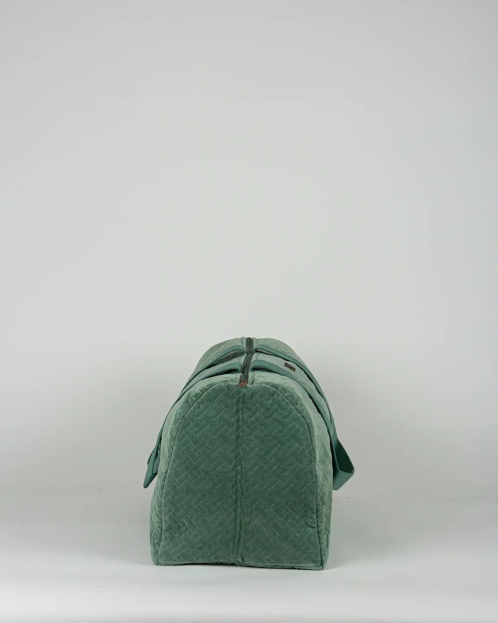 Sac week-end en velours côtelé Bokabas, vert sauge, vue de profil