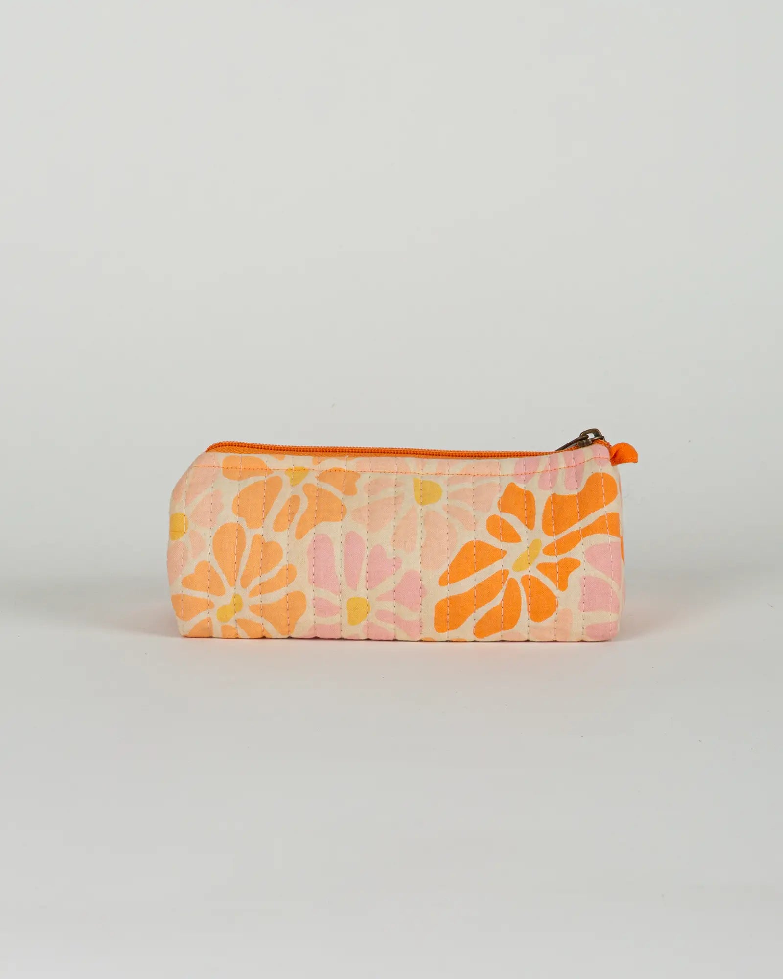 Trousse à crayons scolaire matelassée Bokabas, imprimé Peachy fleuri orange, vue de dos