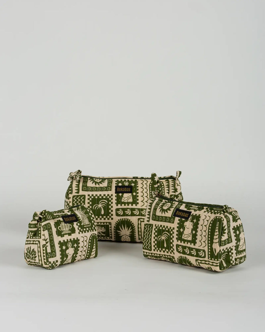 Trousse de toilette matelassée en coton Bokabas, imprimé Art vert kaki et beige, vue de face