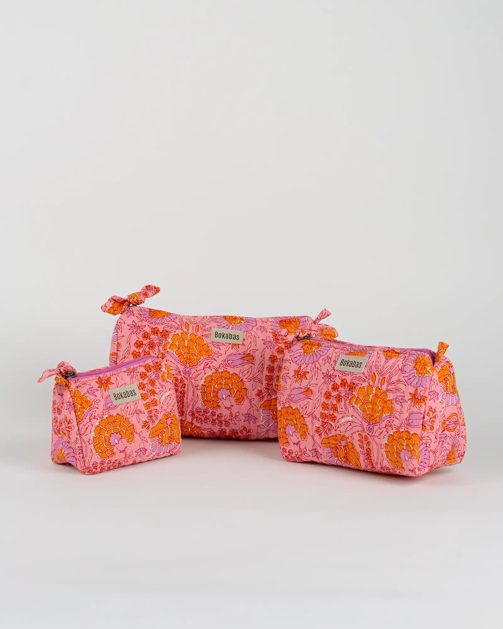 Trousse de toilette matelassée en coton Bokabas, imprimé Marie rose fleuri, vue de face