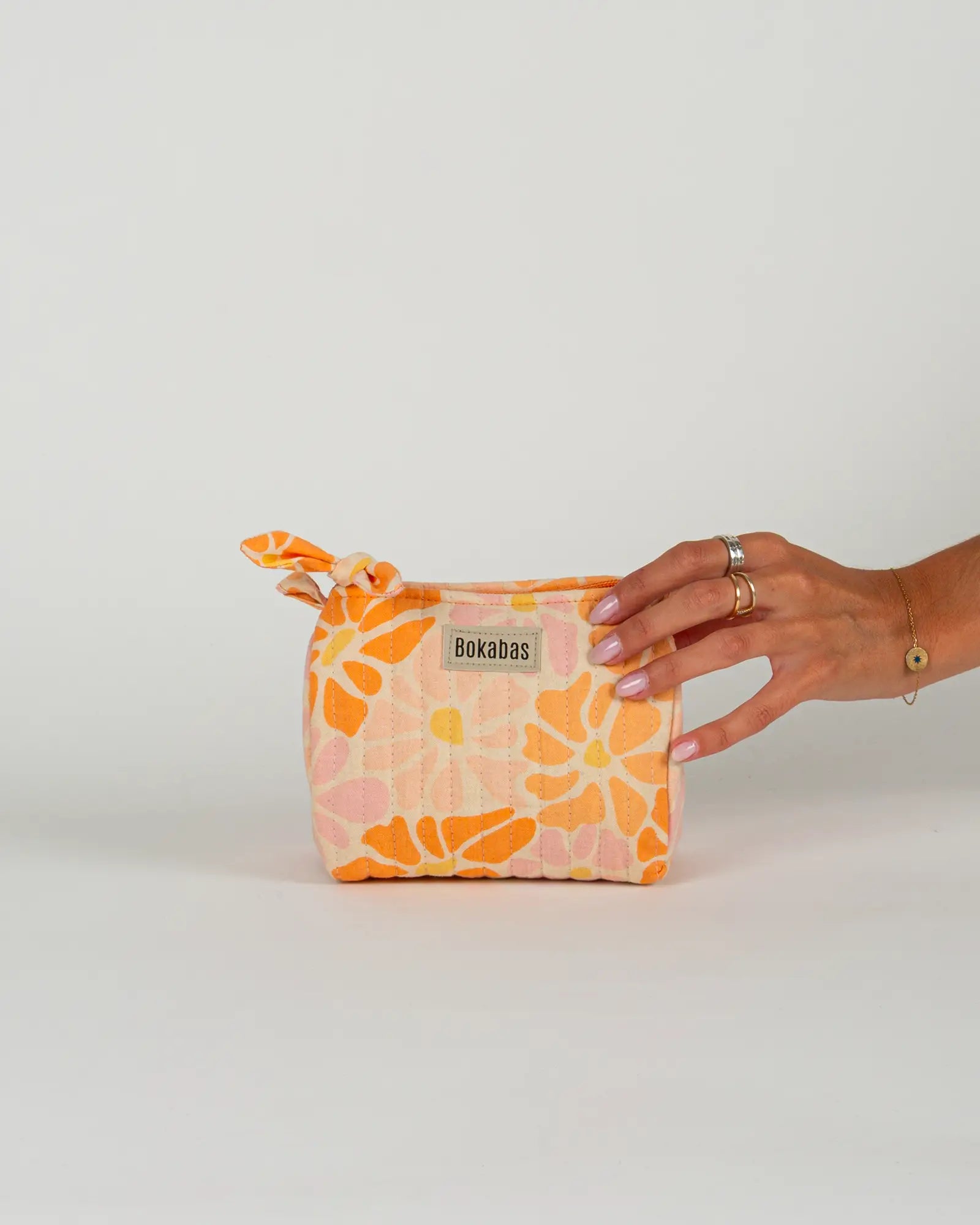 Trousse de toilette matelassée en coton Bokabas, imprimé Peachy fleuri orange, vue de face