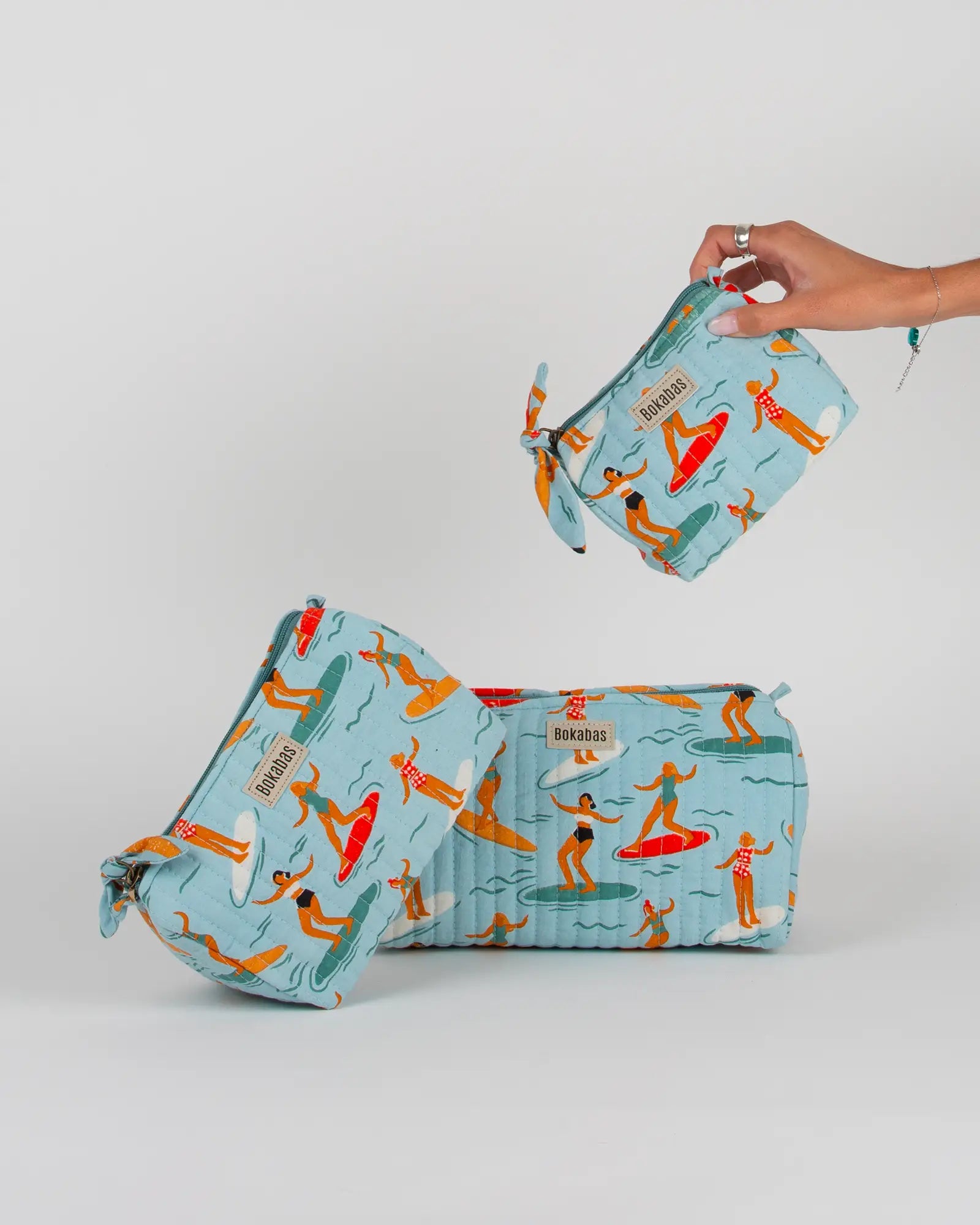 Trousse de toilette matelassée en coton Bokabas, imprimé Surf bleu, vue de face