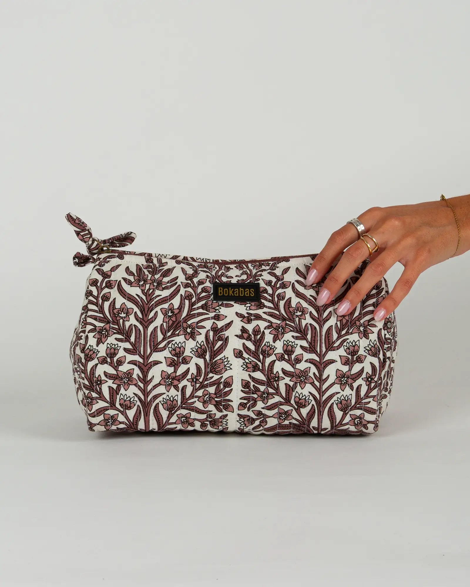 Trousse de toilette matelassée en coton Bokabas, imprimé Vale fleuri marron et blanc, vue de face