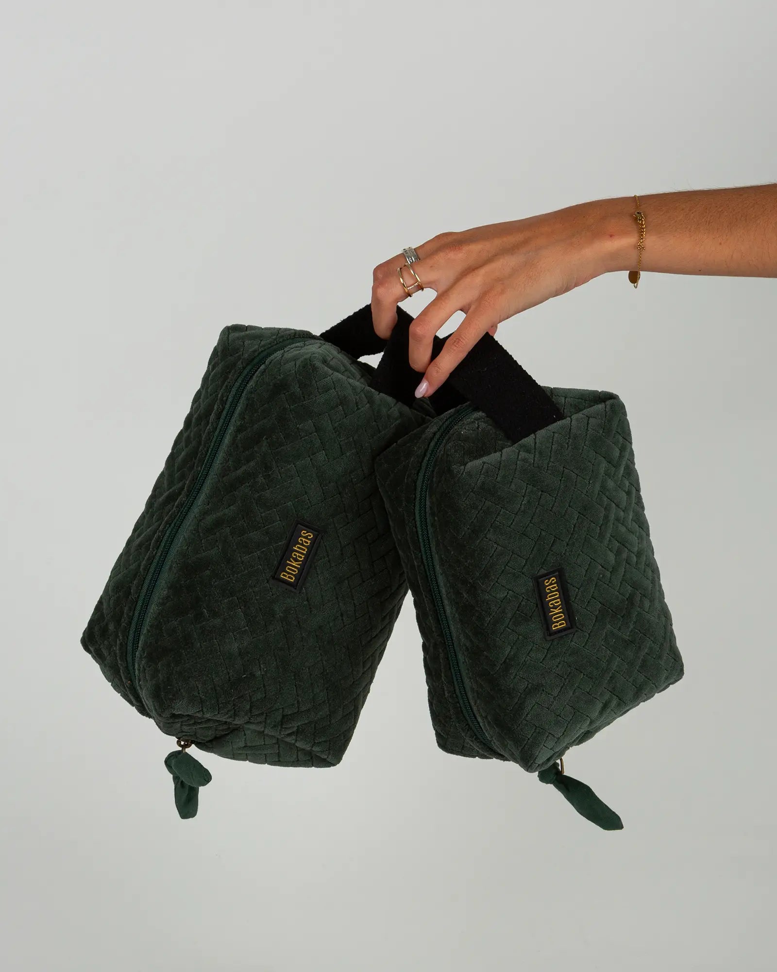 Trousse de toilette en velours côtelé Bokabas, vert kaki, vue de face