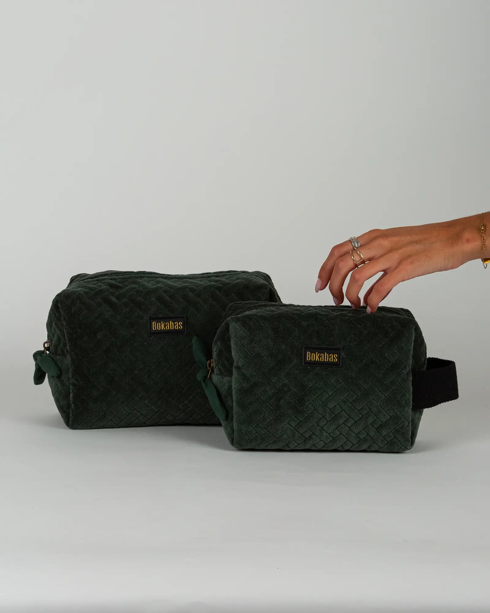 Trousse de toilette en velours côtelé Bokabas, vert kaki, vue de face