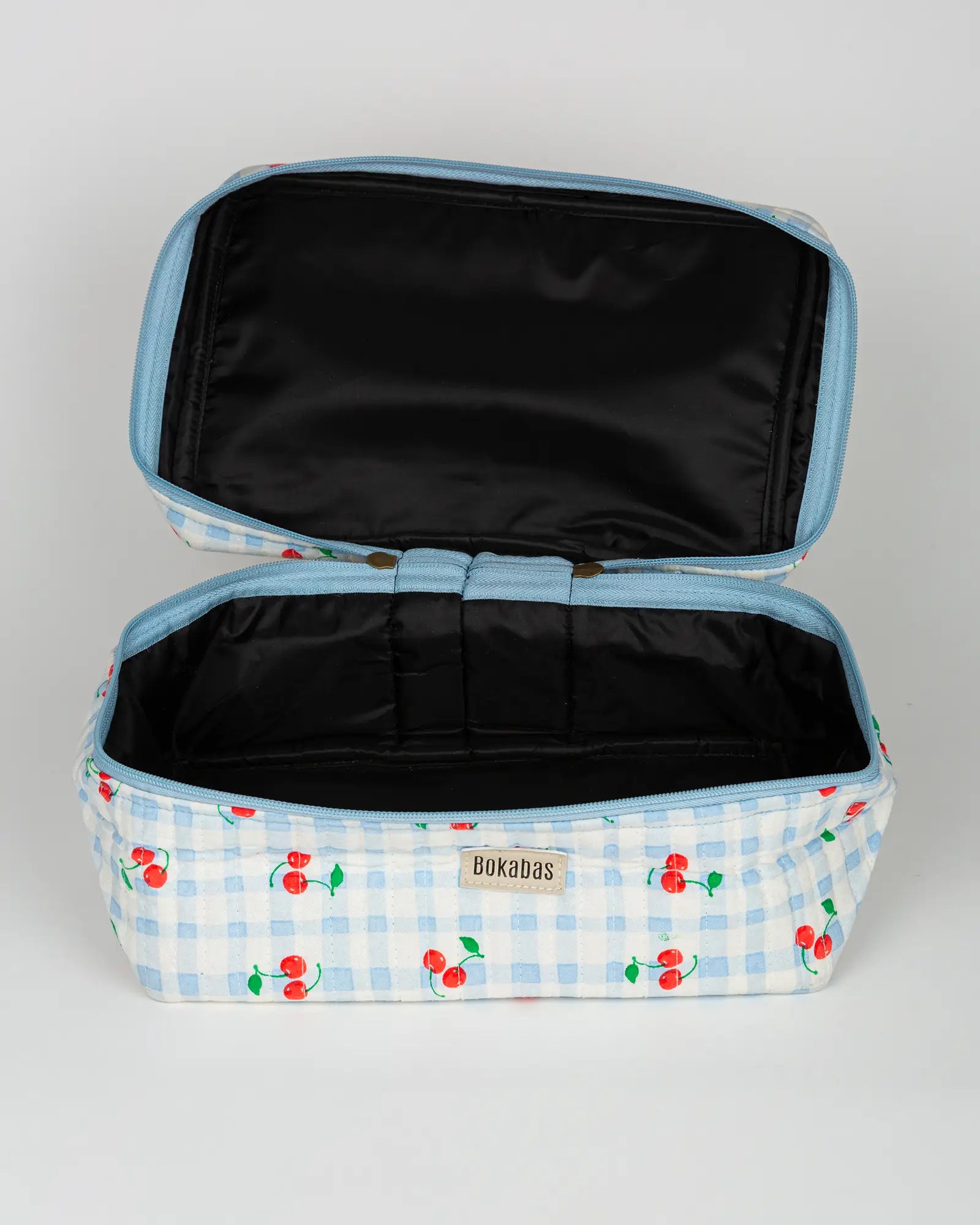 Trousse vanity maquillage matelassée Bokabas, imprimé Cerise vichy bleu, vue de l'intérieur