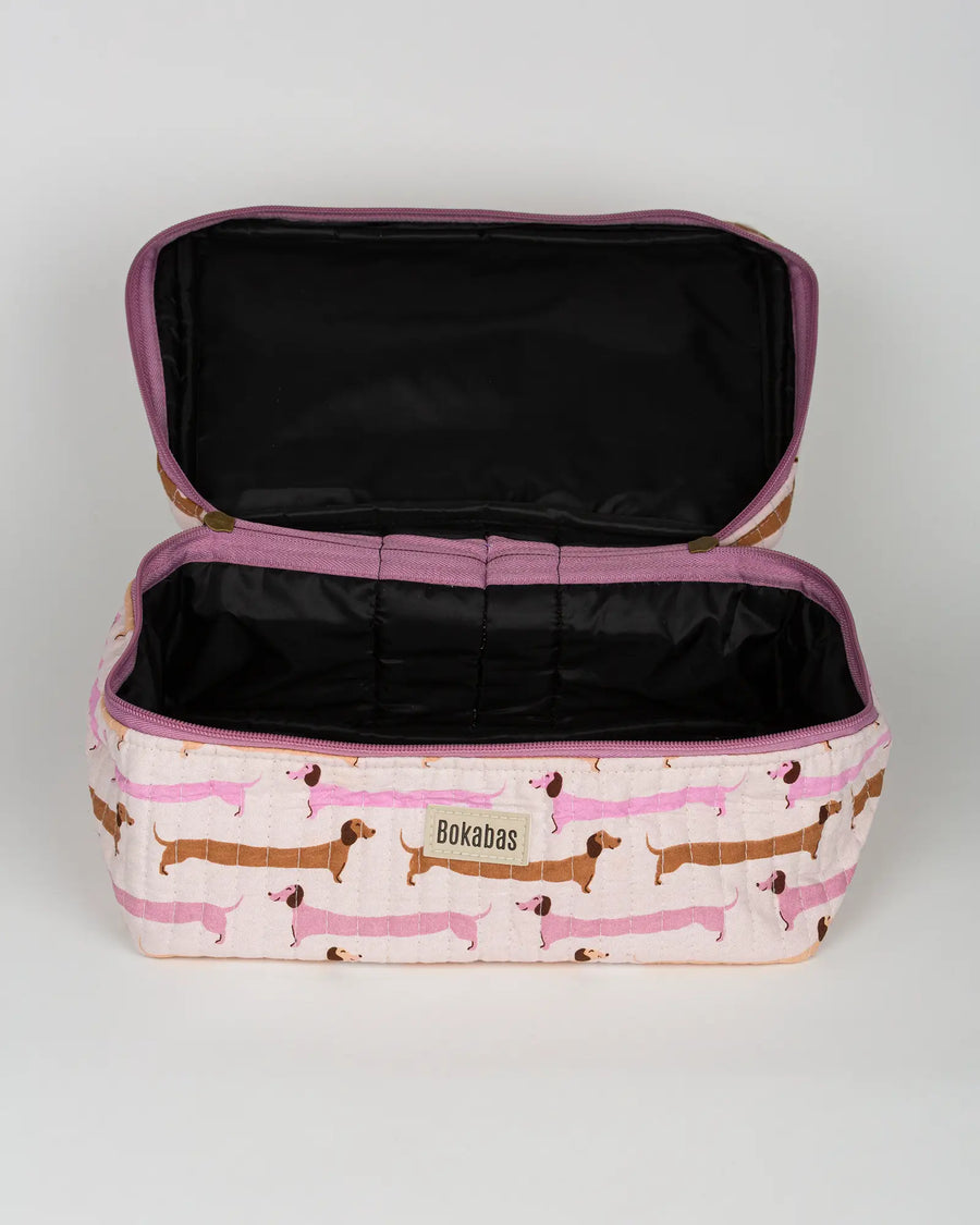 Trousse vanity maquillage matelassée Bokabas, imprimé Saucisse chien teckel rose et violet, vue de l'intérieur