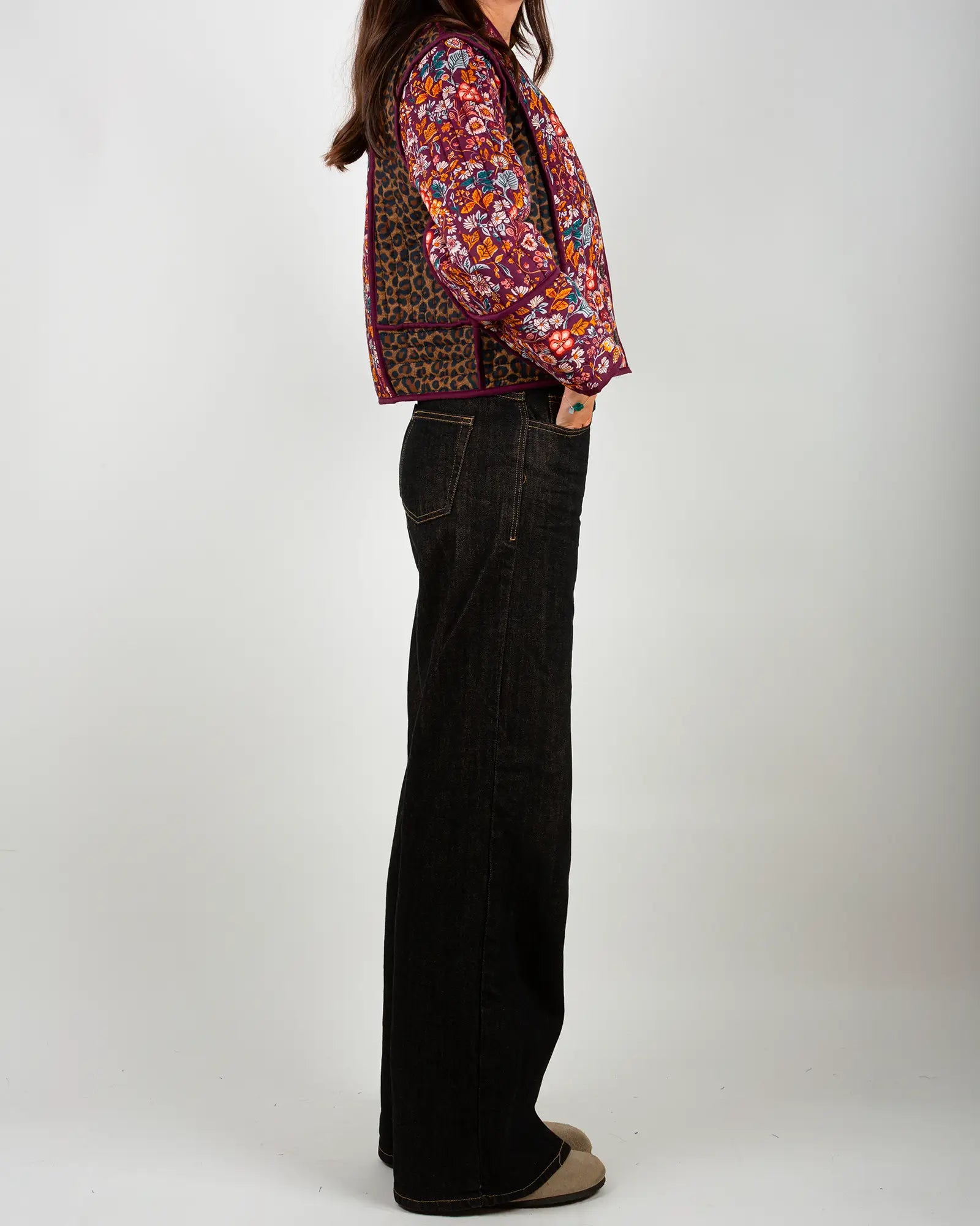 Veste kimono matelassée Bokabas, imprimé Morris Léopard, fleuri et léopard, vue de profil