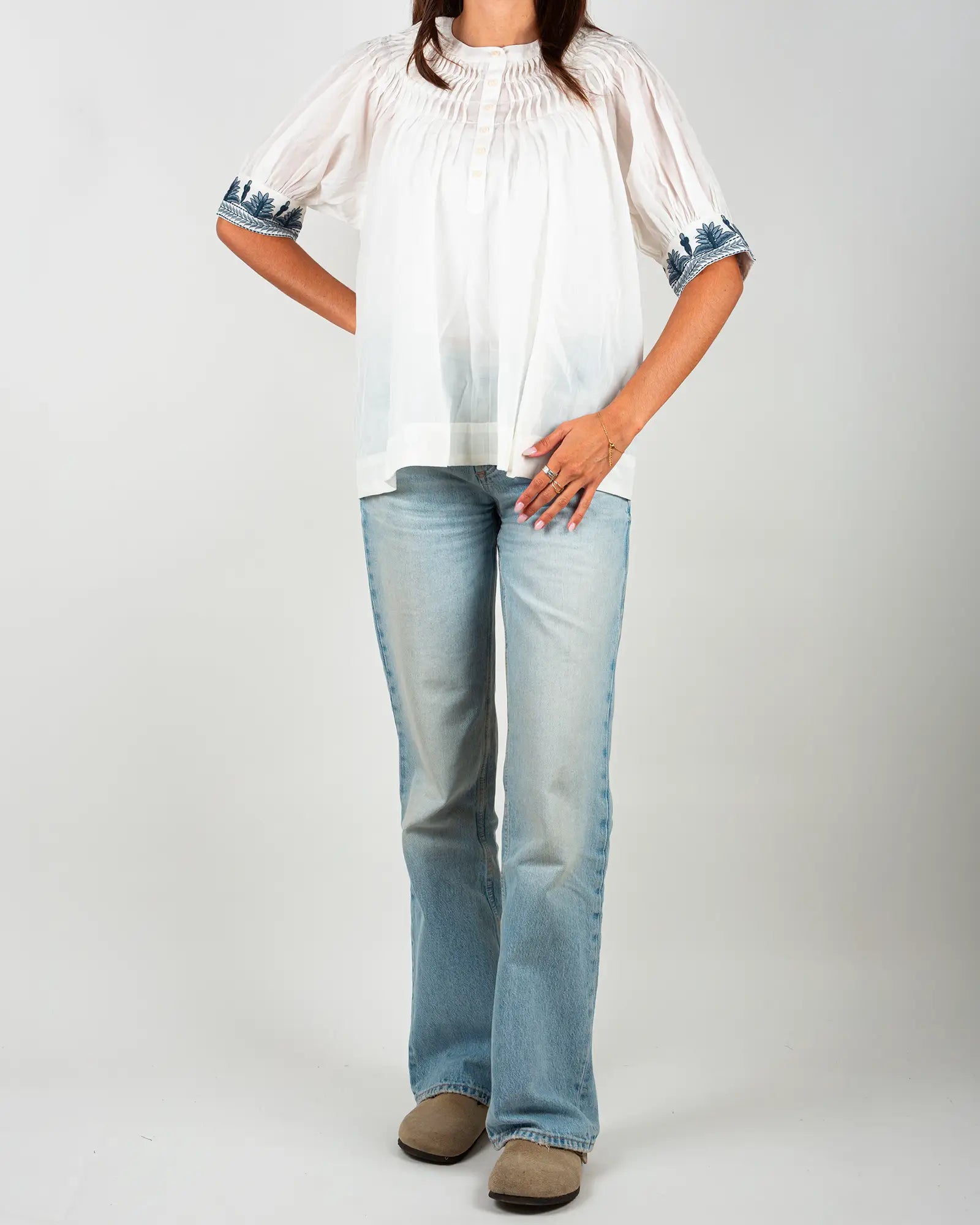 Blusa donna in voile di cotone ricamato Bianco e Blu