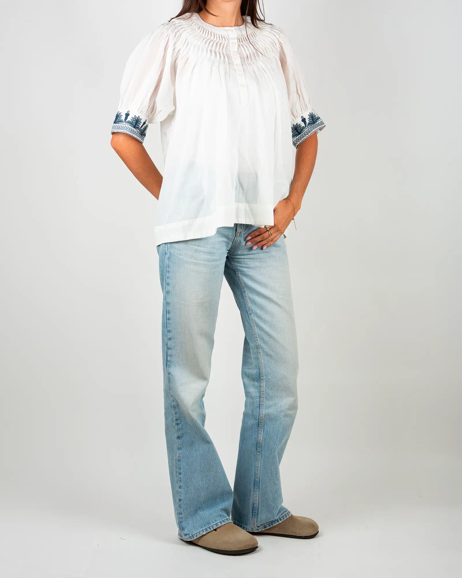 Blusa donna in voile di cotone ricamato Bianco e Blu