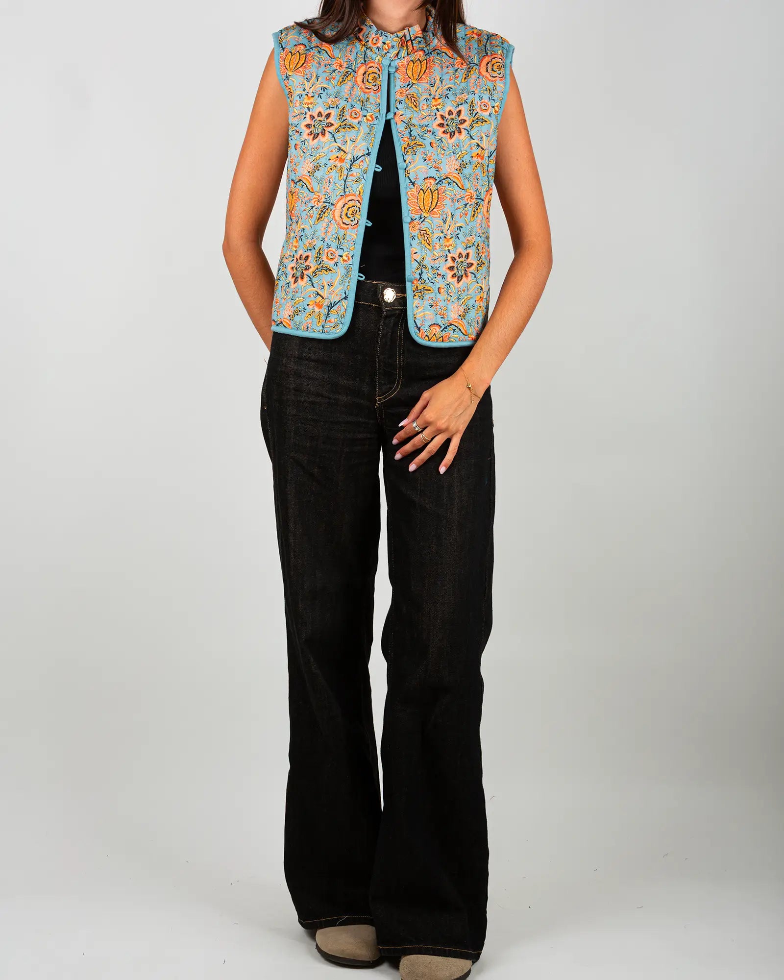 Gilet matelassé sans manches femme Lolem, vue de face – Bokabas