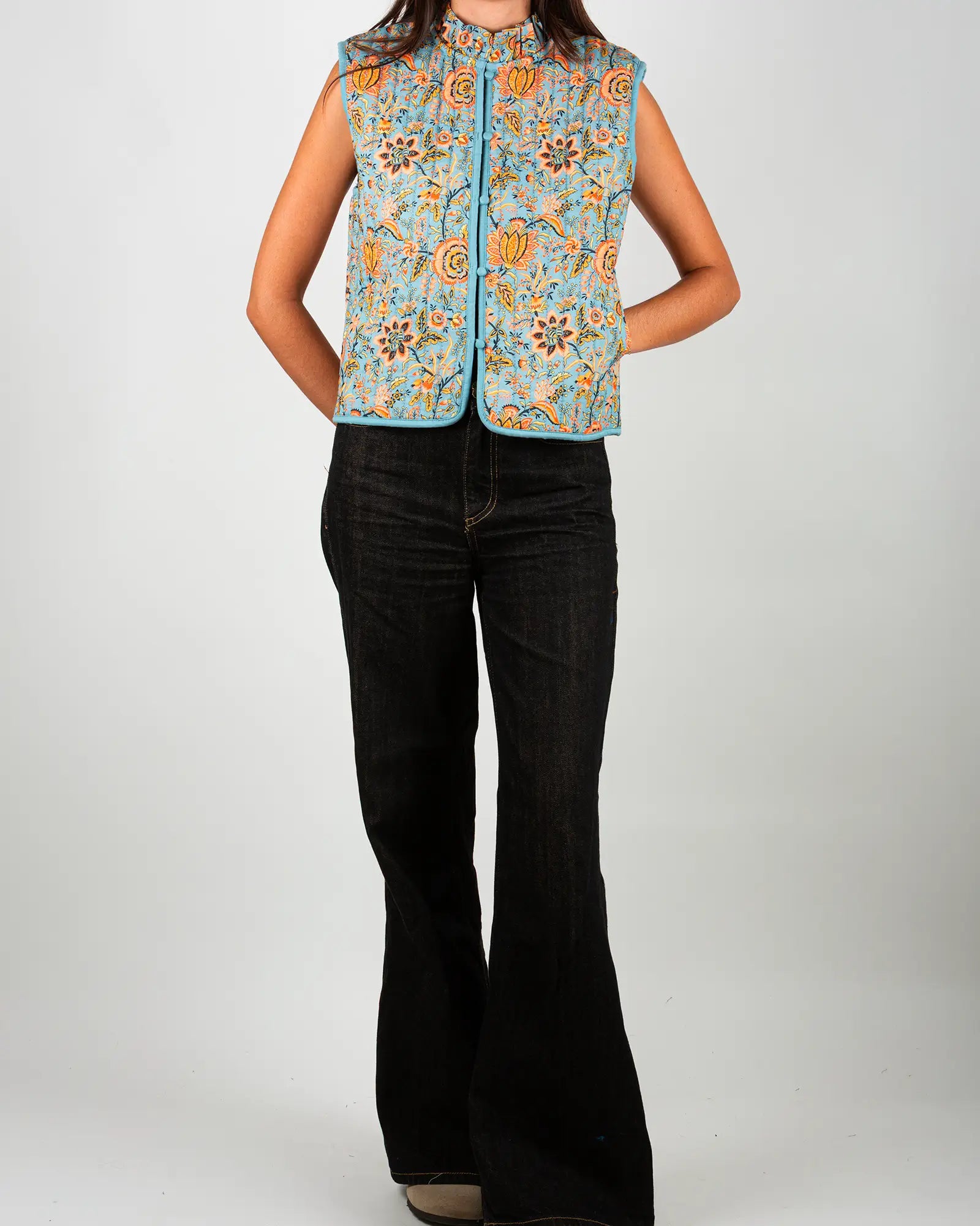 Gilet matelassé sans manches femme Lolem, vue de face – Bokabas