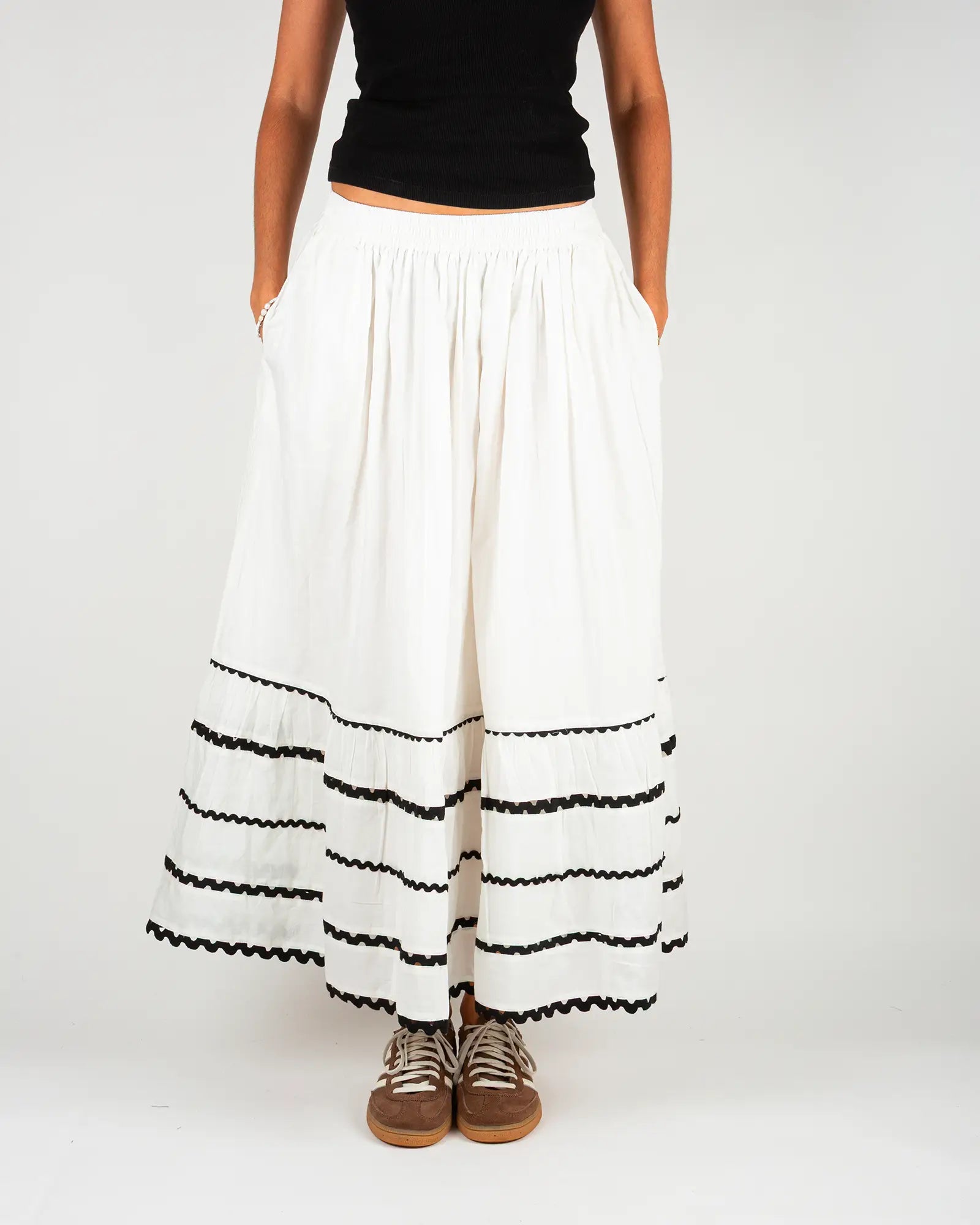 Jupe longue femme fluide Blanc cassé, vue de face – Bokabas