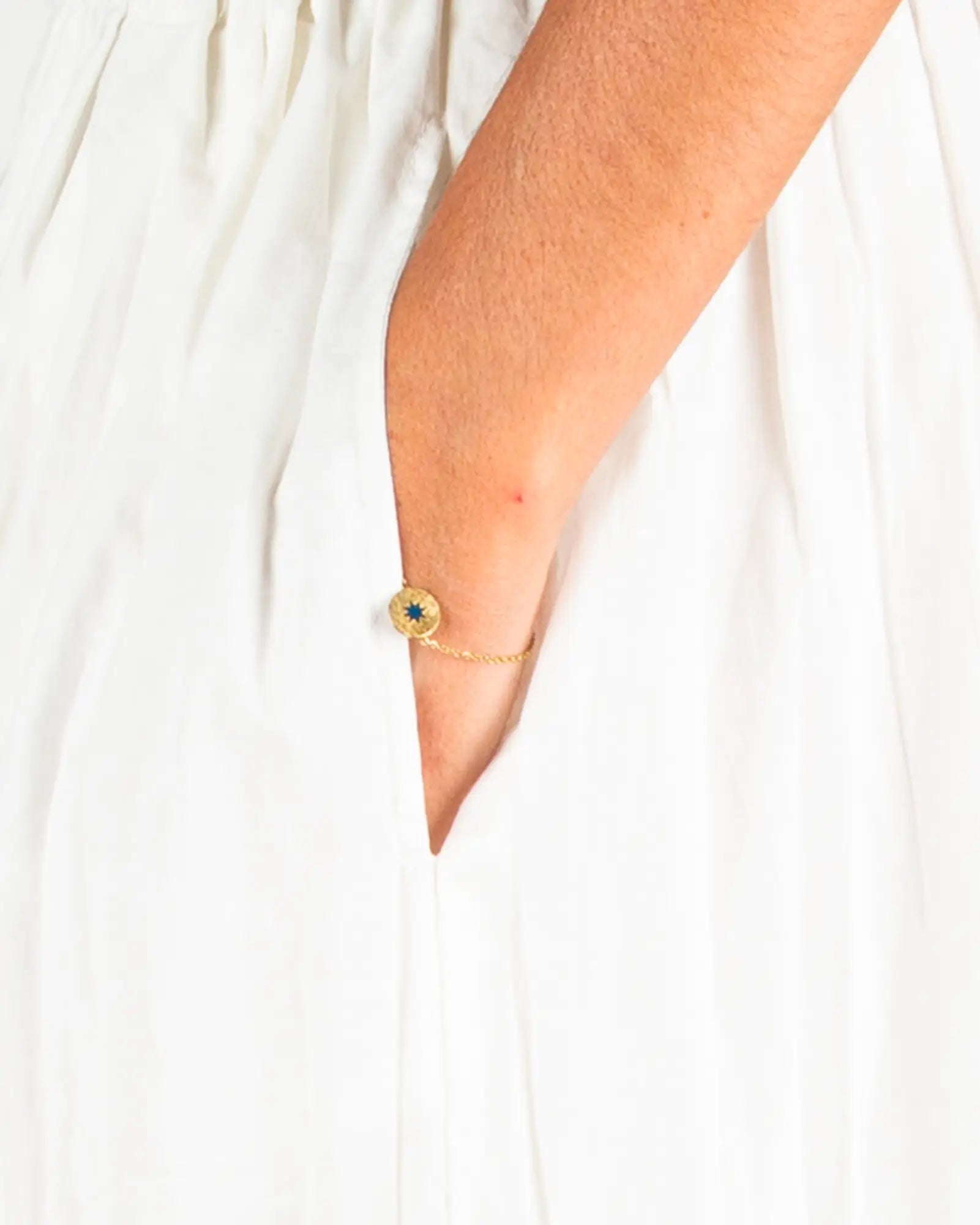Jupe longue femme fluide Blanc cassé, zoom sur la matière – Bokabas