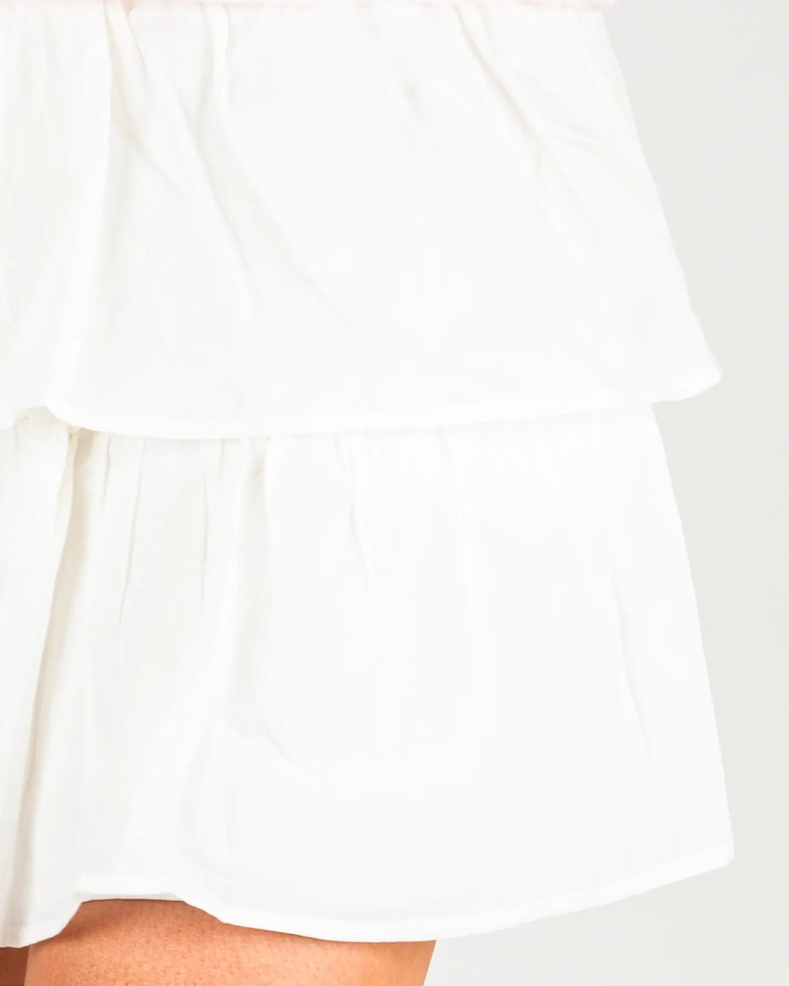Jupe-short femme à volants Blanc cassé, zoom sur la matière – Bokabas