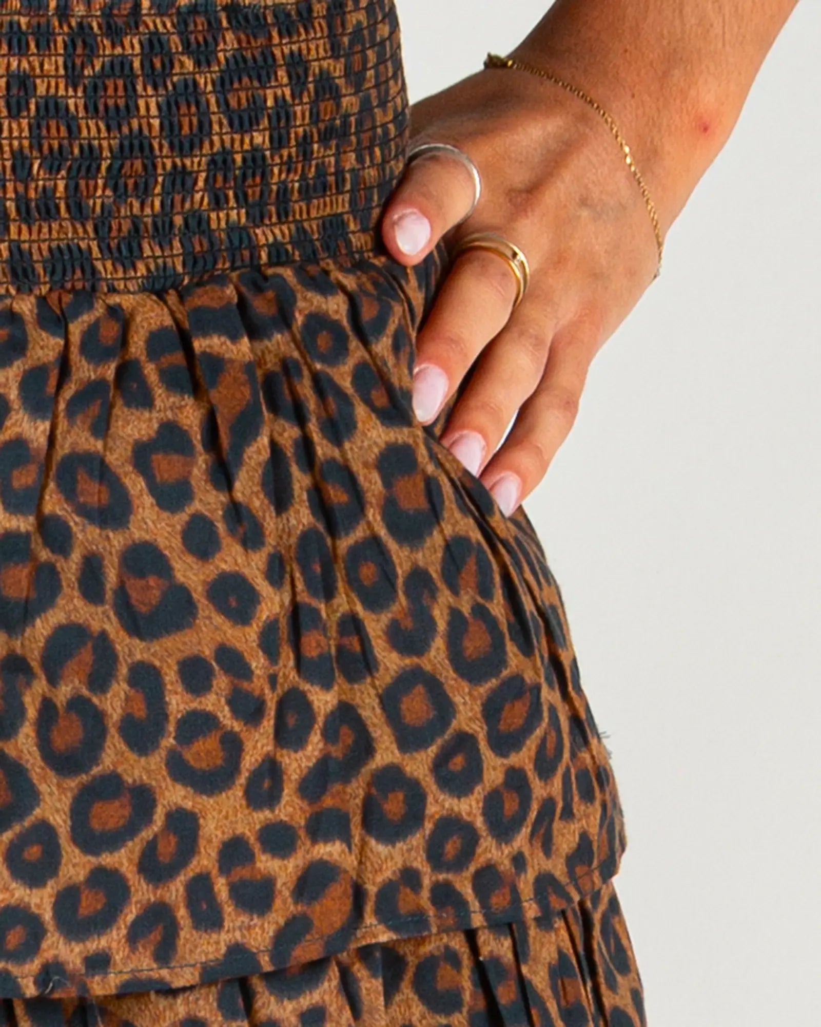 Jupe-short femme à volants Léopard, zoom sur la matière – Bokabas