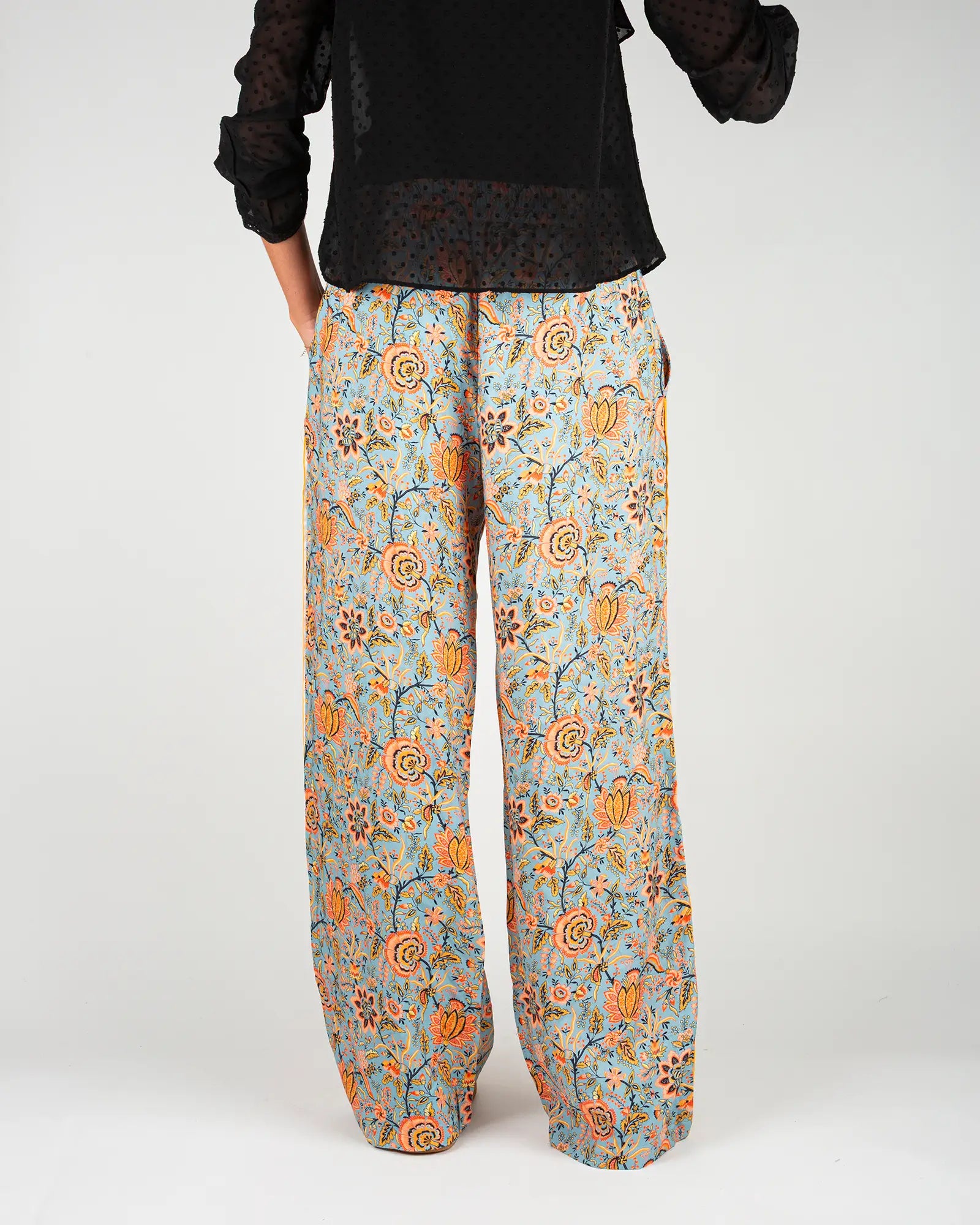 Pantalon fluide femme imprimé Lolem, vue de dos – Bokabas