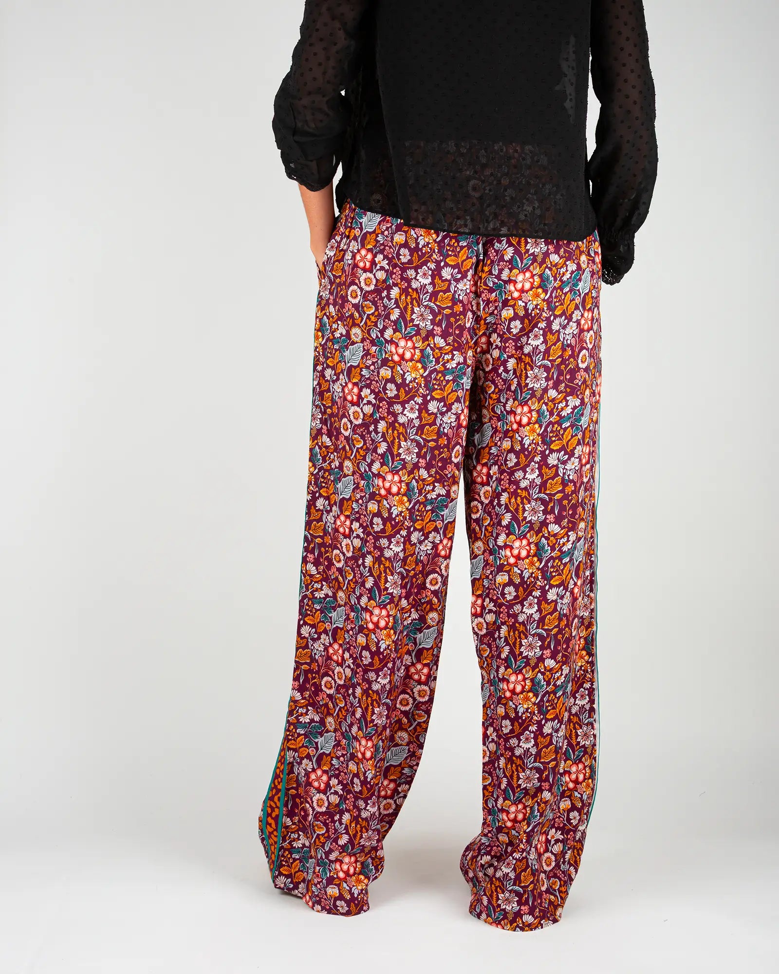 Pantalon fluide femme imprimé Morris, vue de dos – Bokabas