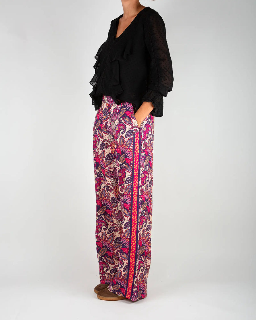 Pantalon fluide femme imprimé Pow, vue de trois-quarts – Bokabas