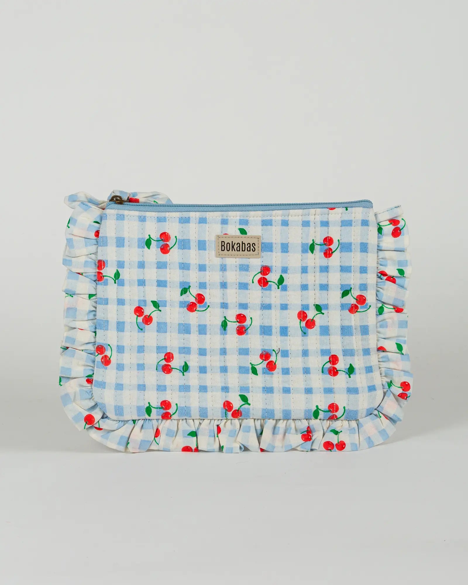 Pochette matelassée à froufrous Cerise, vue de face – Bokabas