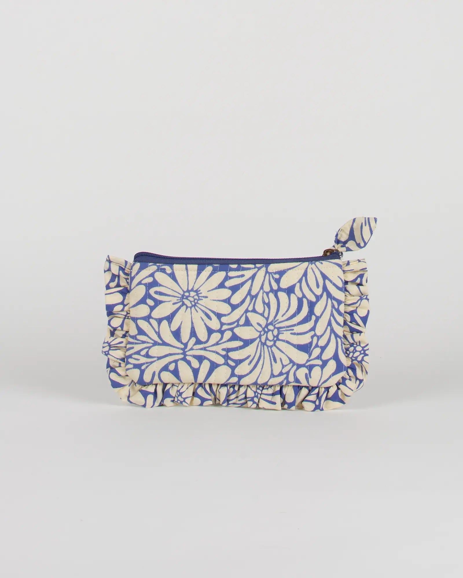 Pochette matelassée à froufrous Daisy, vue de dos – Bokabas
